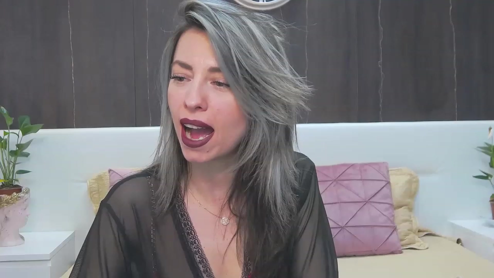 Gallery image thumbnail from PoxyVibe's myfreecams stream on, 06/01/2023, 17:00 image 11 of 20