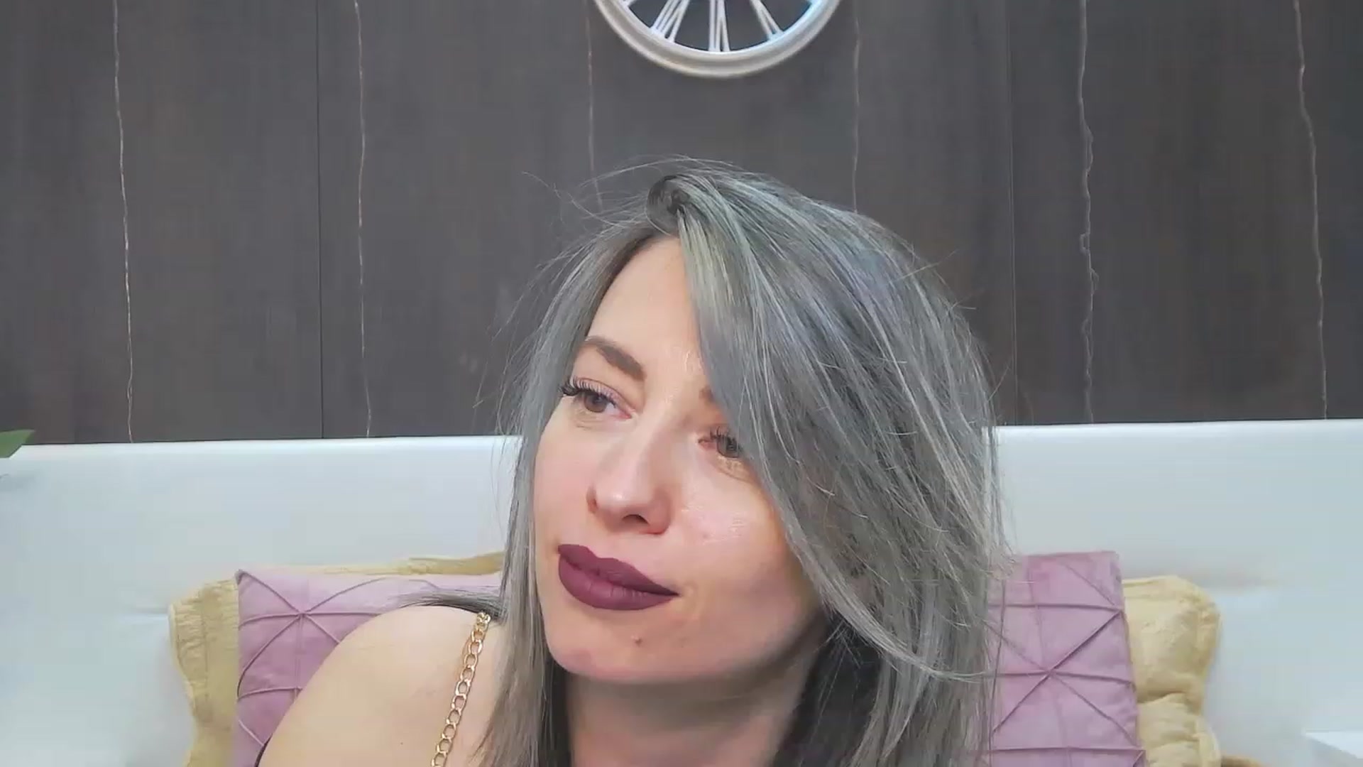 Gallery image thumbnail from PoxyVibe's myfreecams stream on, 06/01/2023, 18:25 image 16 of 20