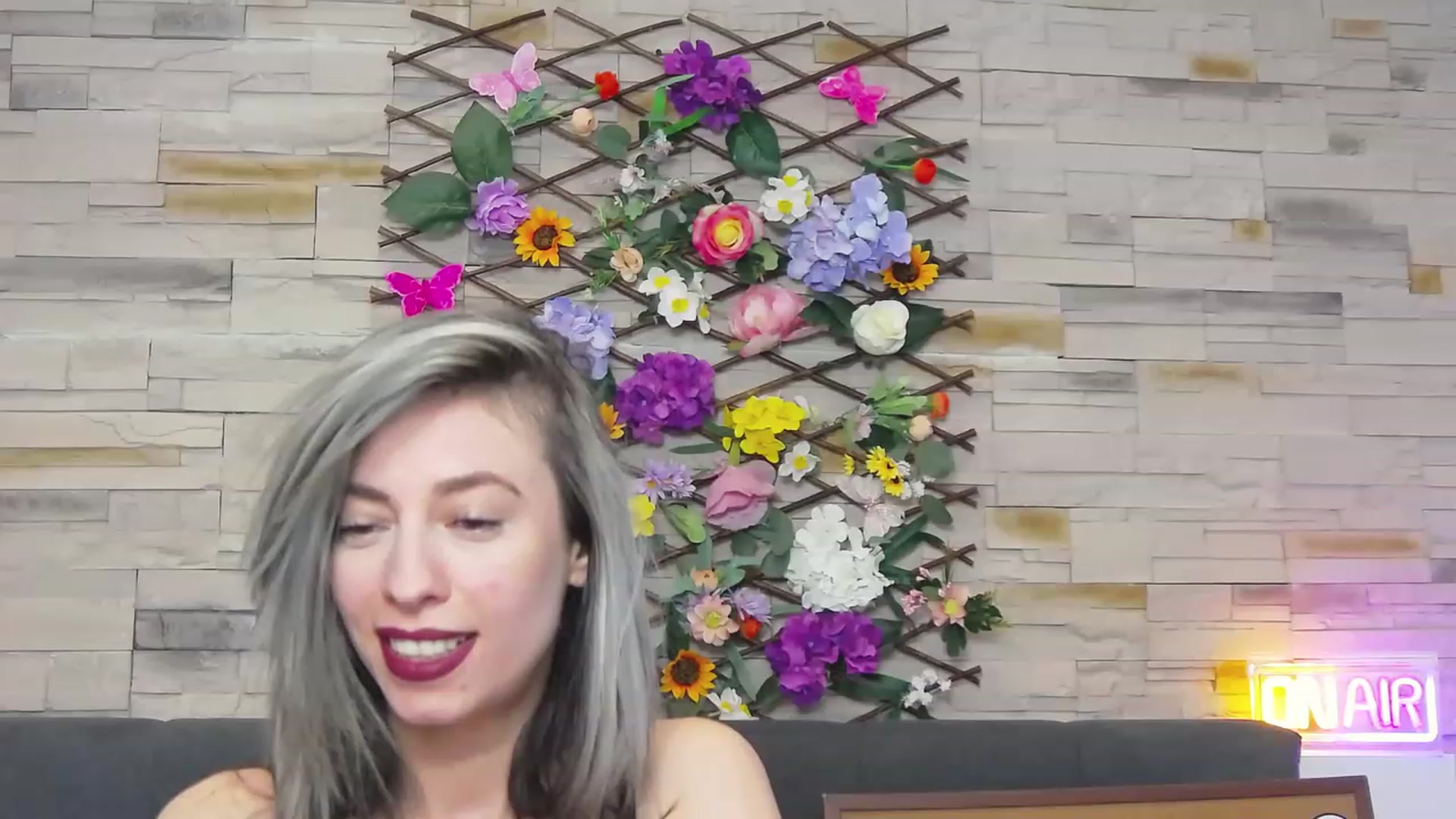 Gallery image thumbnail from PoxyVibe's myfreecams stream on, 06/16/2023, 17:25 image 6 of 20