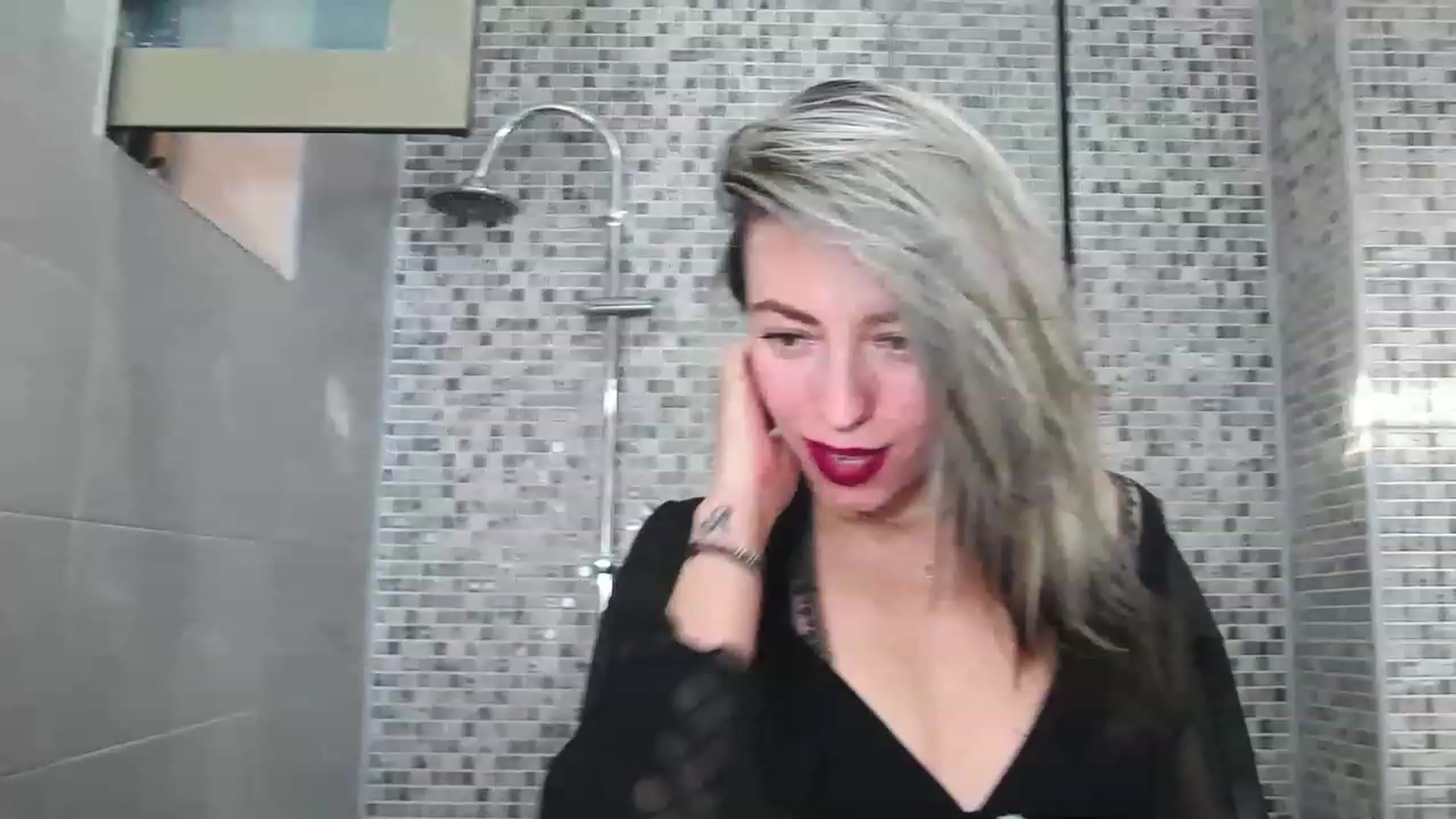 Gallery image thumbnail from PoxyVibe's myfreecams stream on, 07/01/2023, 17:21 image 10 of 20