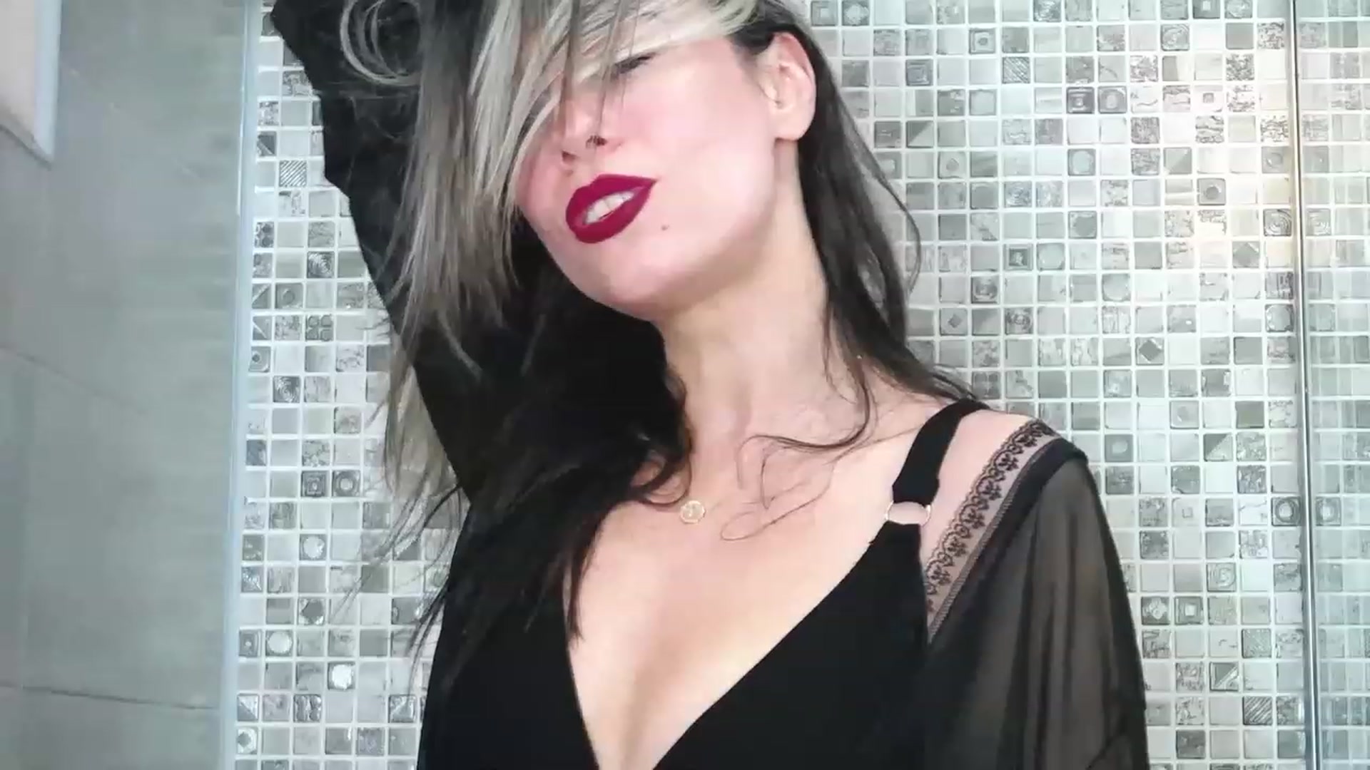 Gallery image thumbnail from PoxyVibe's myfreecams stream on, 07/01/2023, 17:53 image 10 of 20