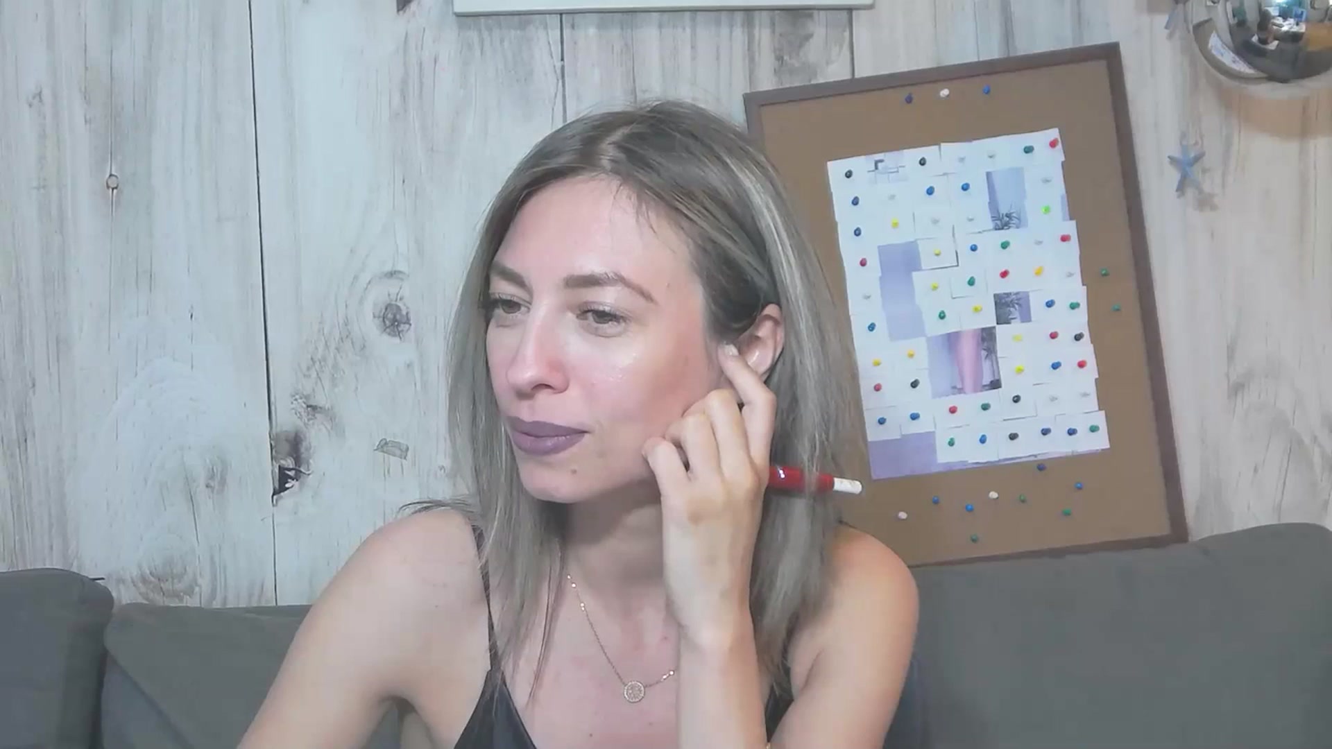 Gallery image thumbnail from PoxyVibe's myfreecams stream on, 07/17/2023, 19:24 image 11 of 20