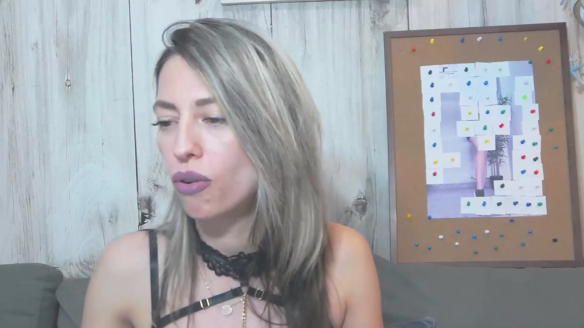 Gallery image thumbnail from PoxyVibe's myfreecams stream on, 07/18/2023, 19:22 image 17 of 20