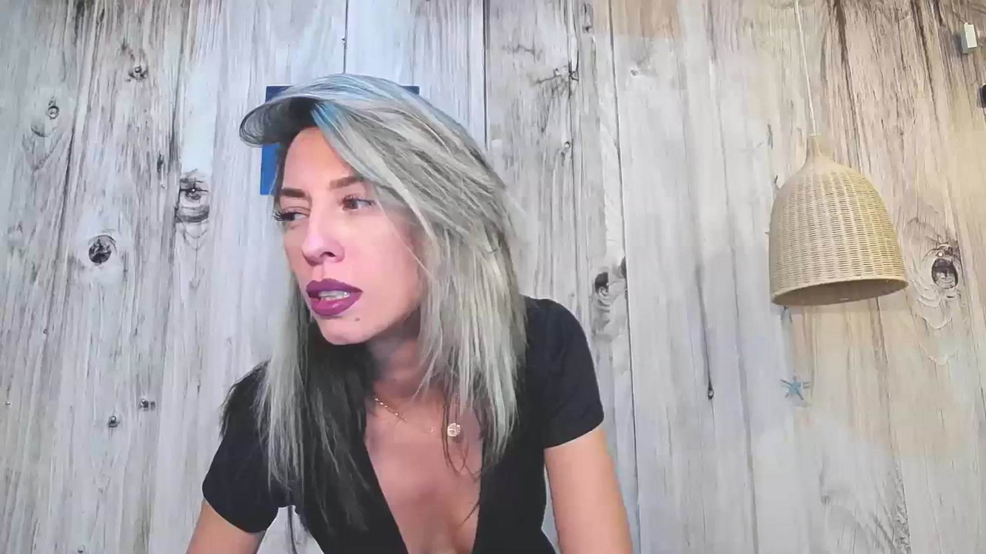 Gallery image thumbnail from PoxyVibe's myfreecams stream on, 10/04/2023, 18:20 image 14 of 20