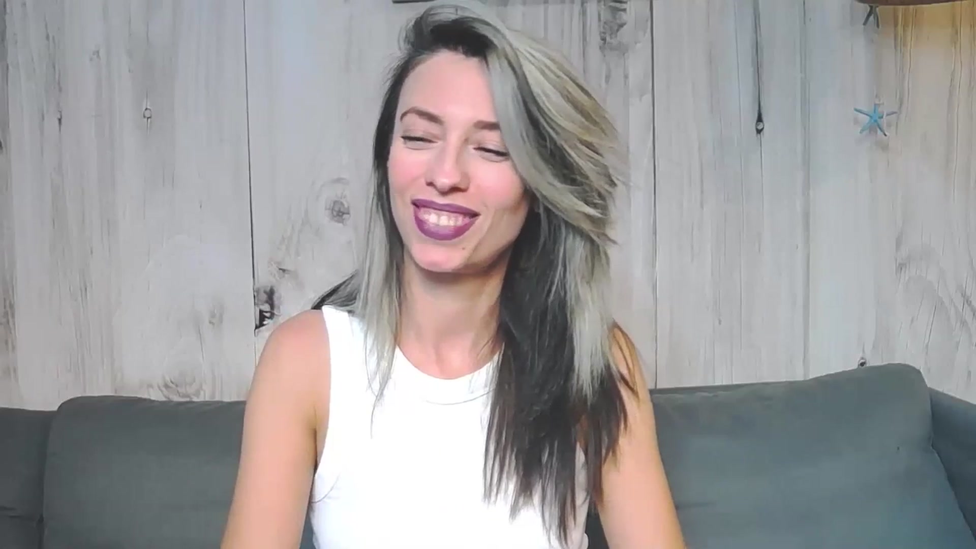 Gallery image thumbnail from PoxyVibe's myfreecams stream on, 10/16/2023, 15:39 image 17 of 20