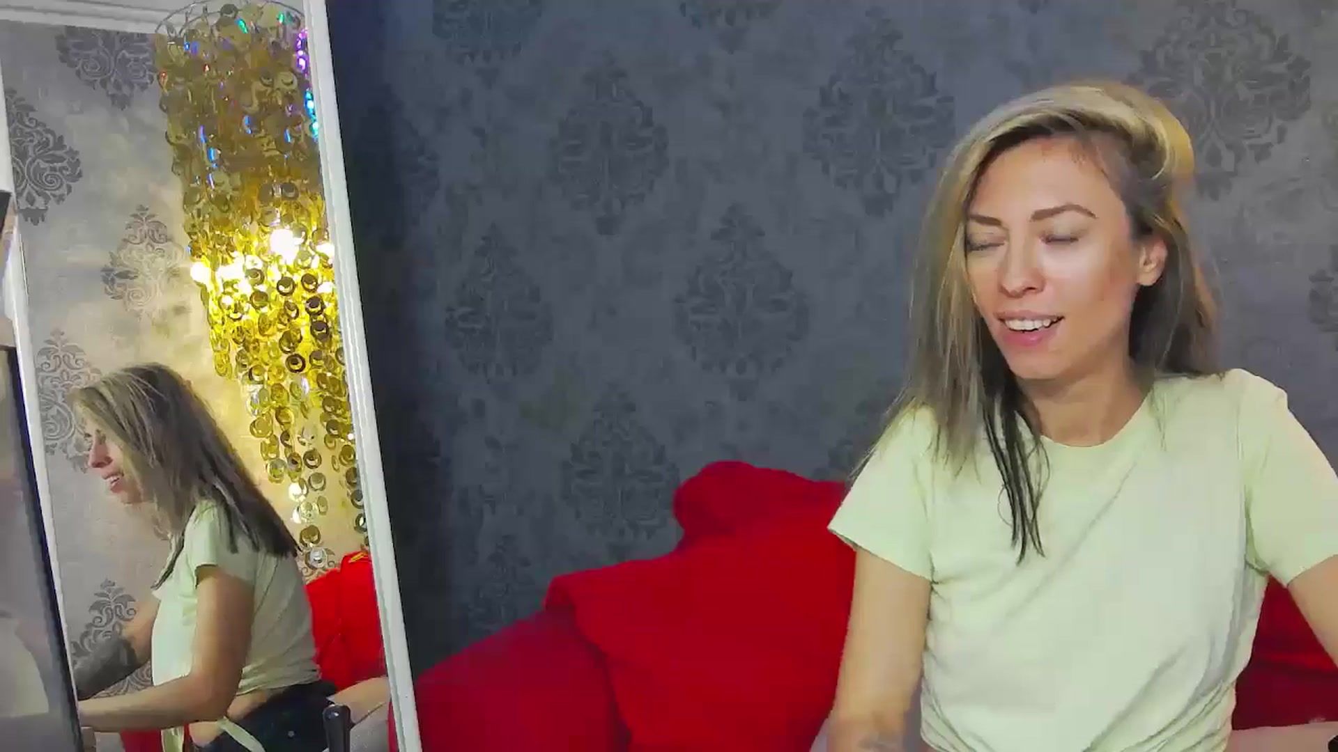 Gallery image thumbnail from PoxyVibe's myfreecams stream on, 07/17/2024, 15:40 image 6 of 20