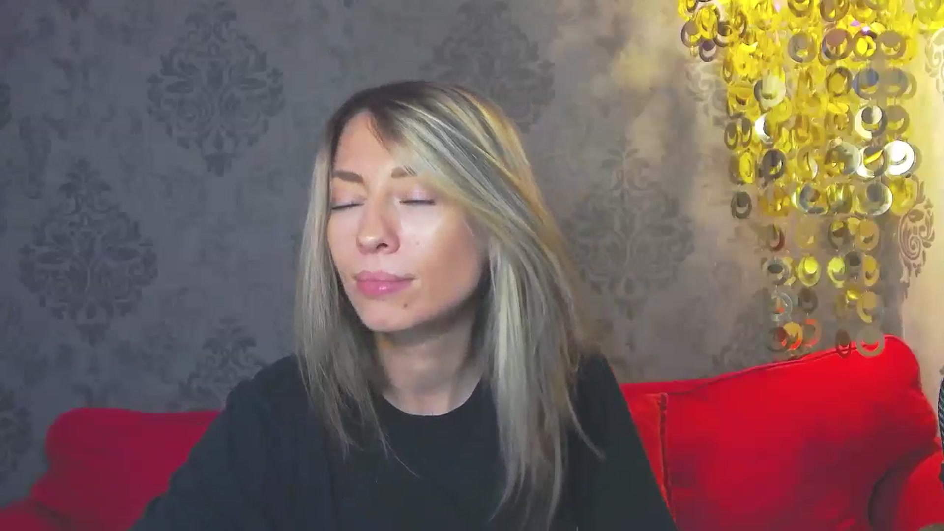 Gallery image thumbnail from PoxyVibe's myfreecams stream on, 10/14/2024, 15:37 image 19 of 20