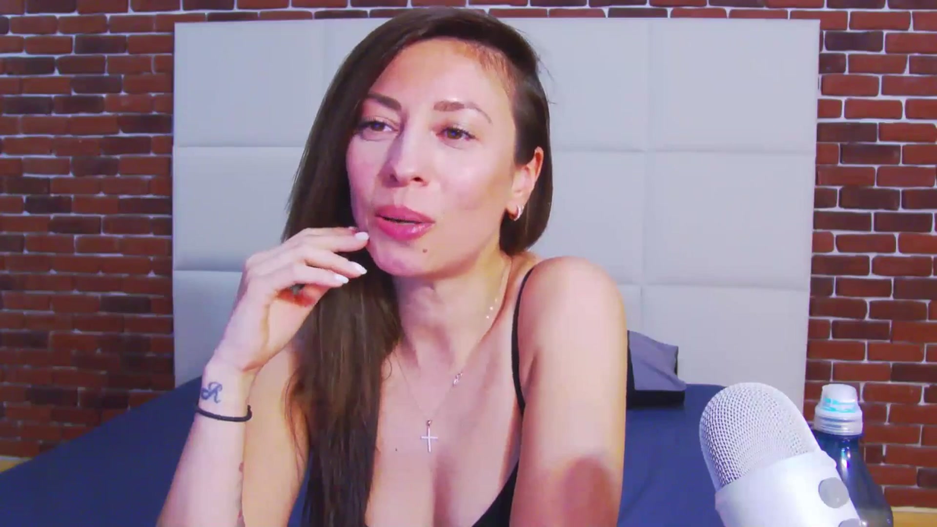 Gallery image thumbnail from PoxyVibe's myfreecams stream on, 04/27/2026, 19:16 image 10 of 20