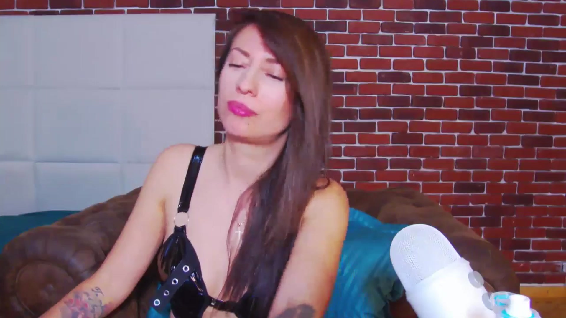 Gallery image thumbnail from PoxyVibe's myfreecams stream on, 05/04/2026, 19:23 image 17 of 20