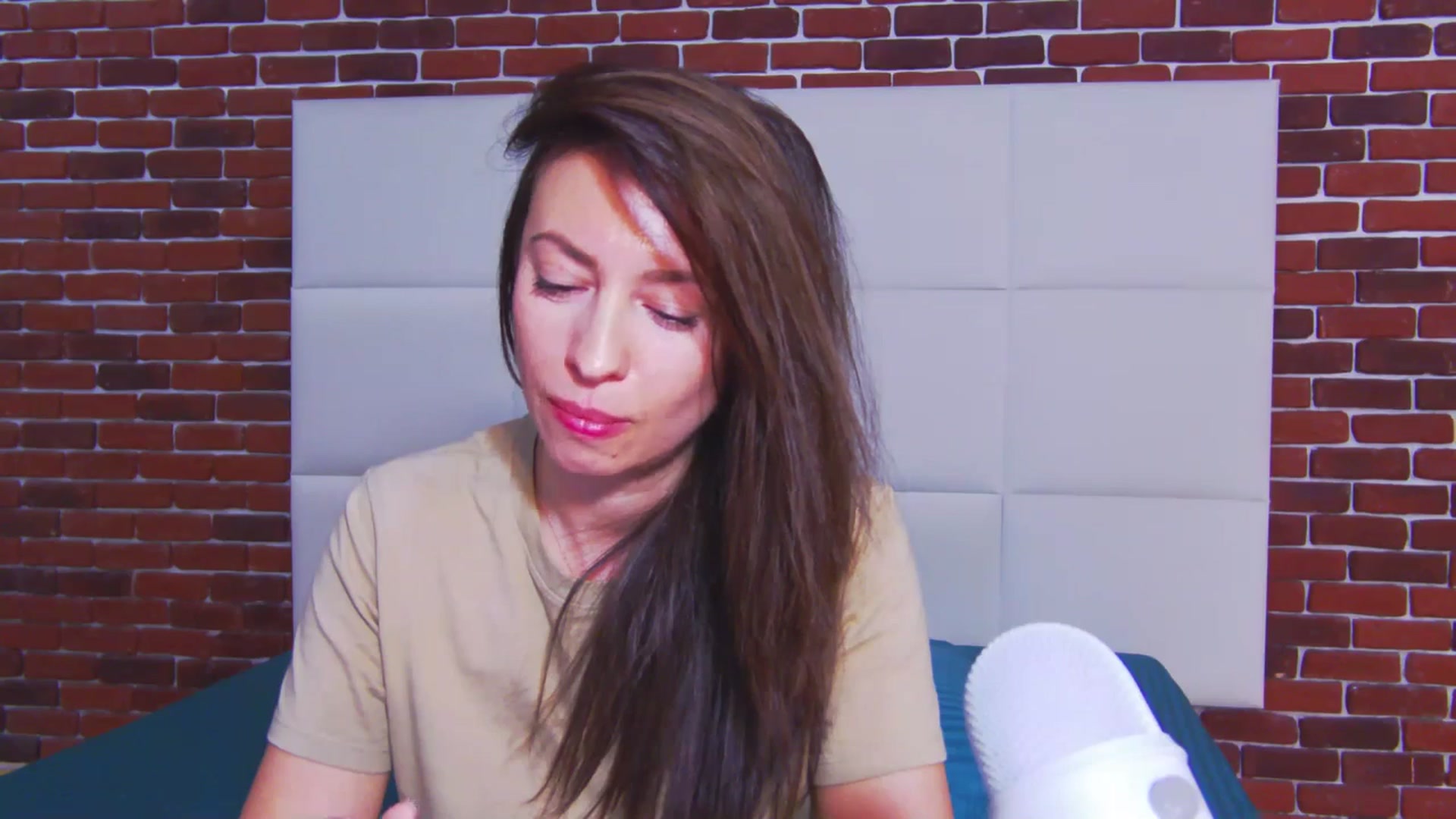 Gallery image thumbnail from PoxyVibe's myfreecams stream on, 05/05/2026, 15:33 image 16 of 20
