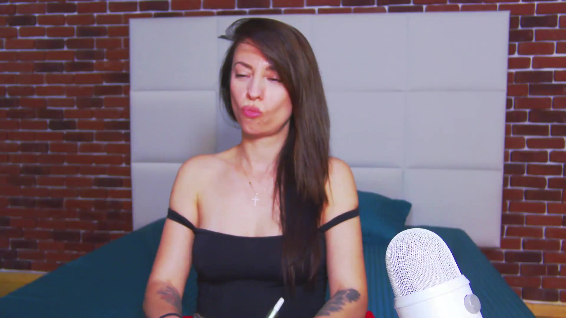 Gallery image thumbnail from PoxyVibe's myfreecams stream on, 05/08/2026, 19:24 image 6 of 20