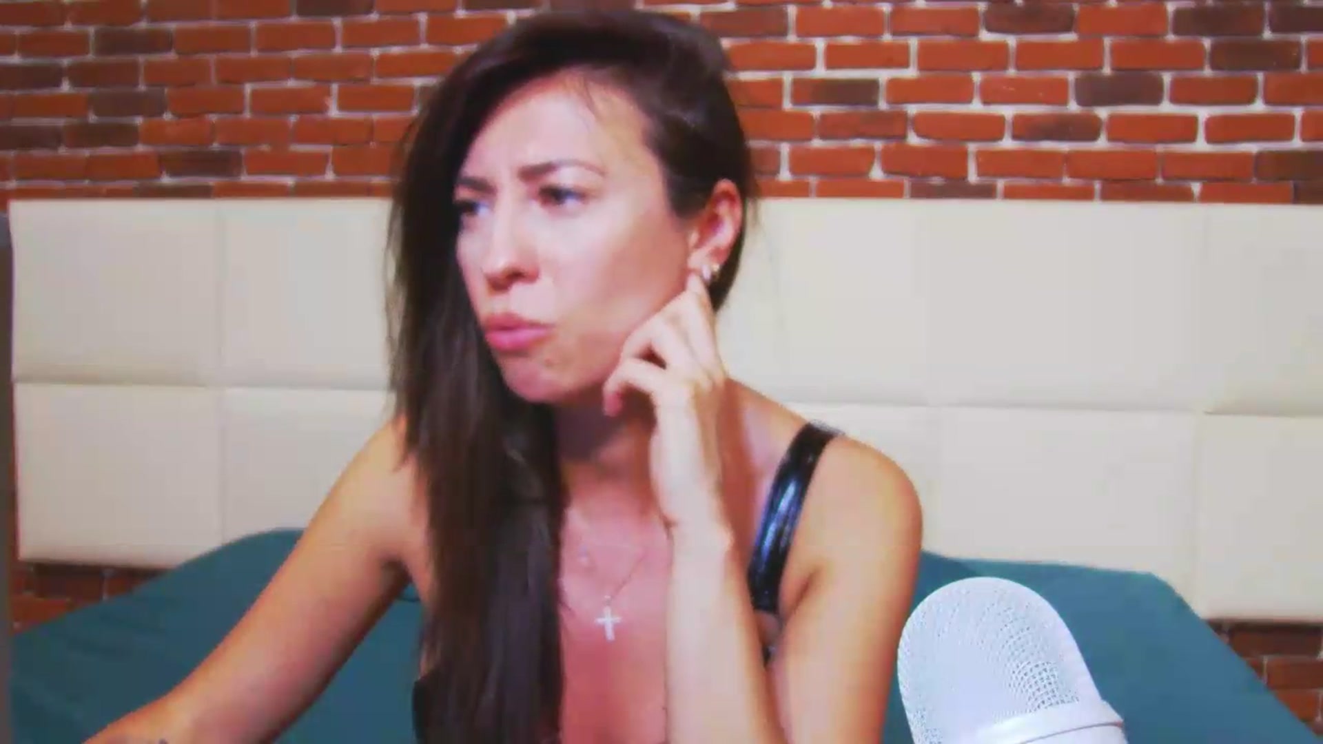 Gallery image thumbnail from PoxyVibe's myfreecams stream on, 05/29/2026, 19:20 image 19 of 20