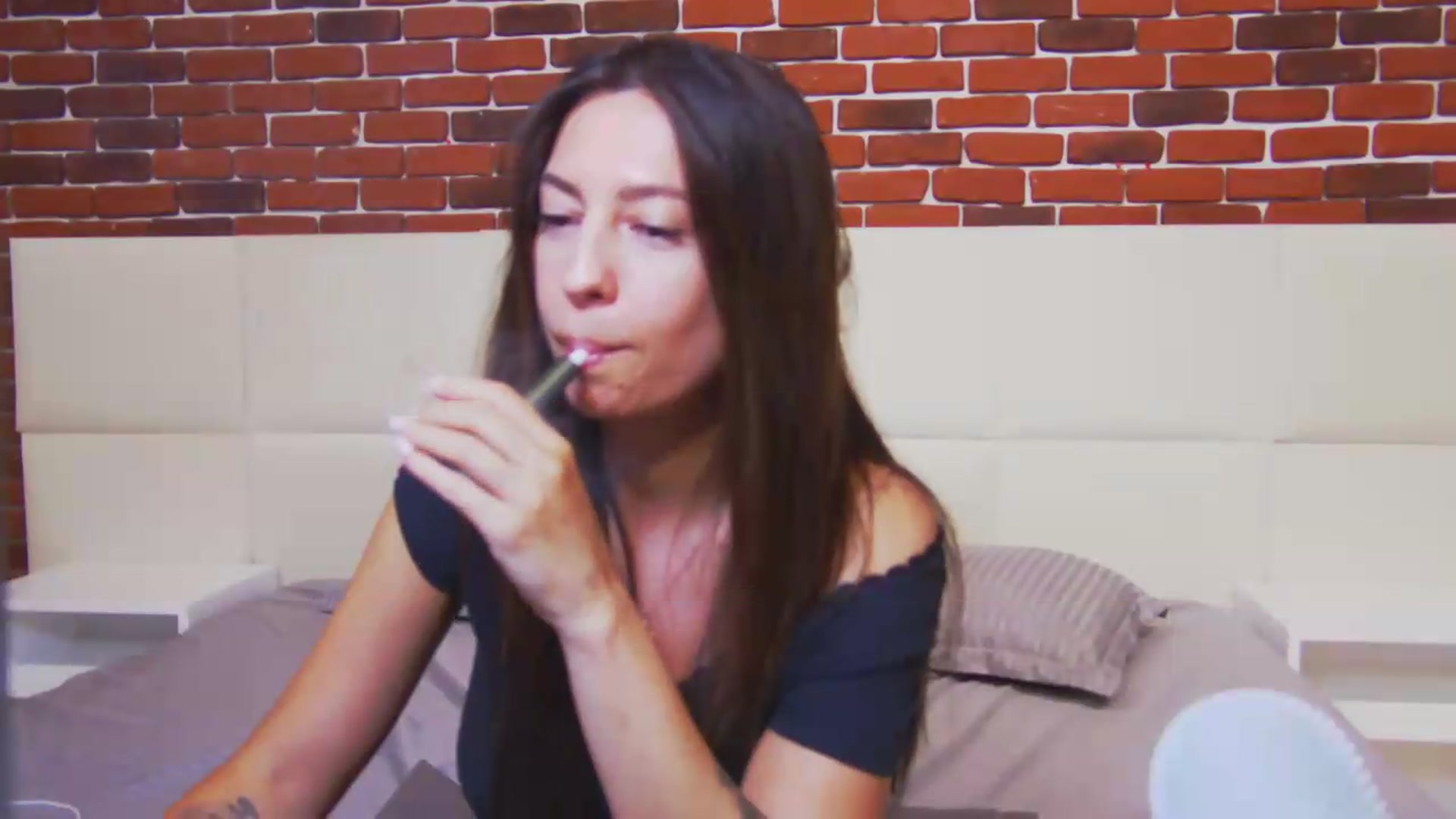 Gallery image thumbnail from PoxyVibe's myfreecams stream on, 06/24/2026, 15:03 image 15 of 20