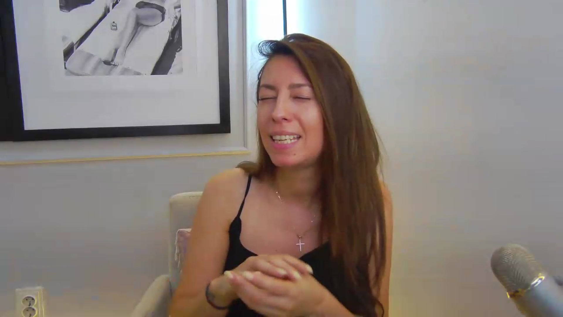 Gallery image thumbnail from PoxyVibe's myfreecams stream on, 07/21/2026, 14:17 image 14 of 20