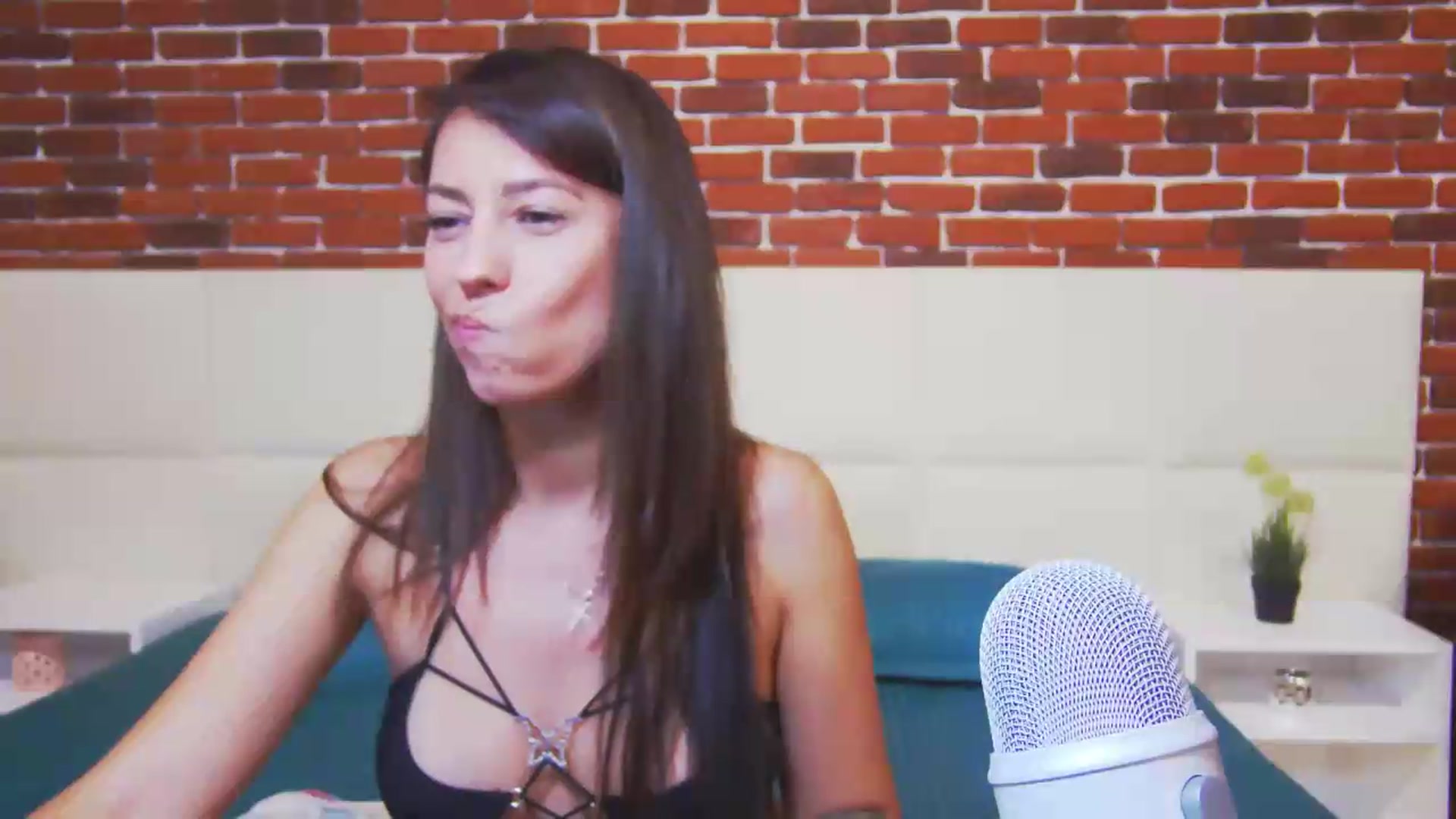 Gallery image thumbnail from PoxyVibe's myfreecams stream on, 07/22/2026, 15:17 image 12 of 20