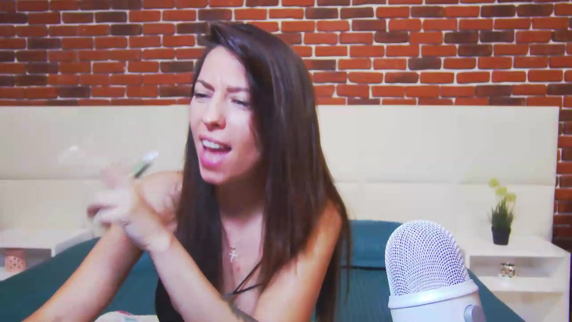 Gallery image thumbnail from PoxyVibe's myfreecams stream on, 07/22/2026, 15:17 image 18 of 20