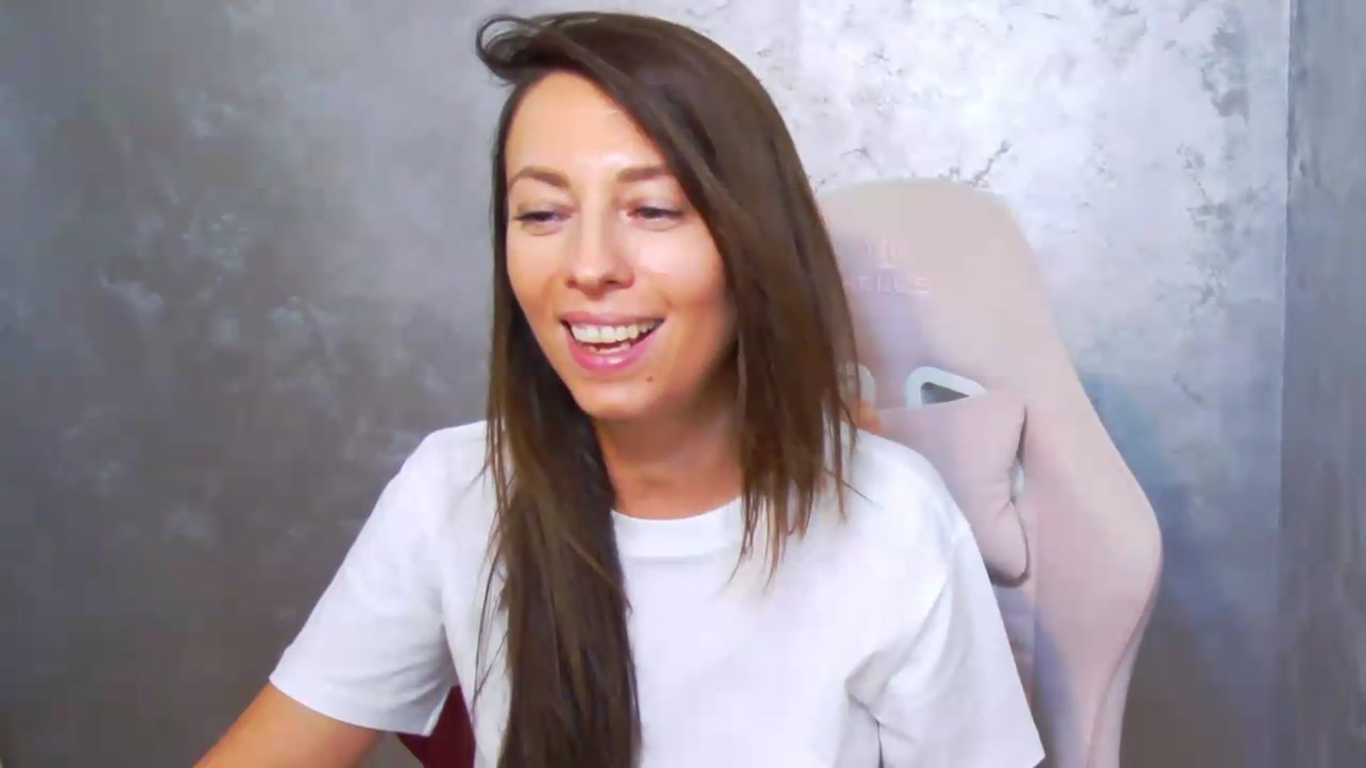 Gallery image thumbnail from PoxyVibe's myfreecams stream on, 07/28/2026, 15:23 image 16 of 20