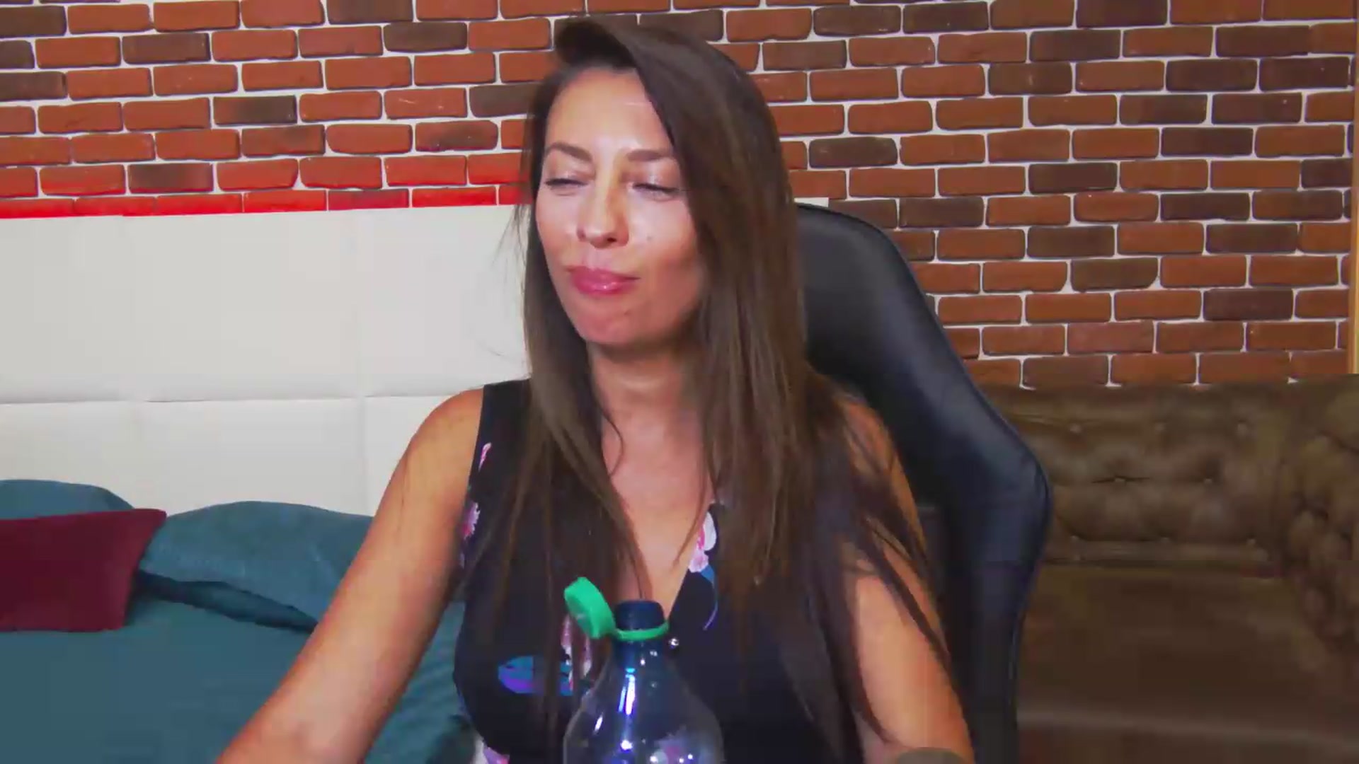 Gallery image thumbnail from PoxyVibe's myfreecams stream on, 08/24/2026, 19:33 image 14 of 20