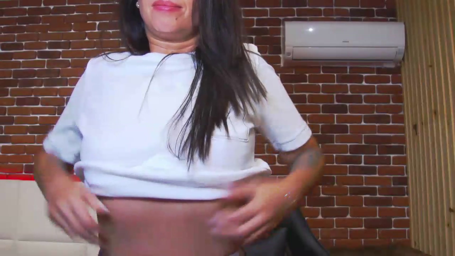 Gallery image thumbnail from PoxyVibe's myfreecams stream on, 09/01/2026, 19:17 image 16 of 20