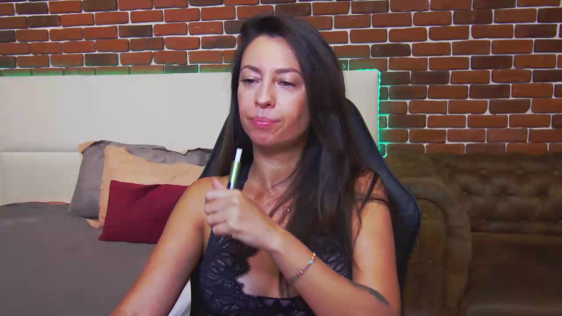 Gallery image thumbnail from PoxyVibe's myfreecams stream on, 09/04/2026, 15:32 image 10 of 20