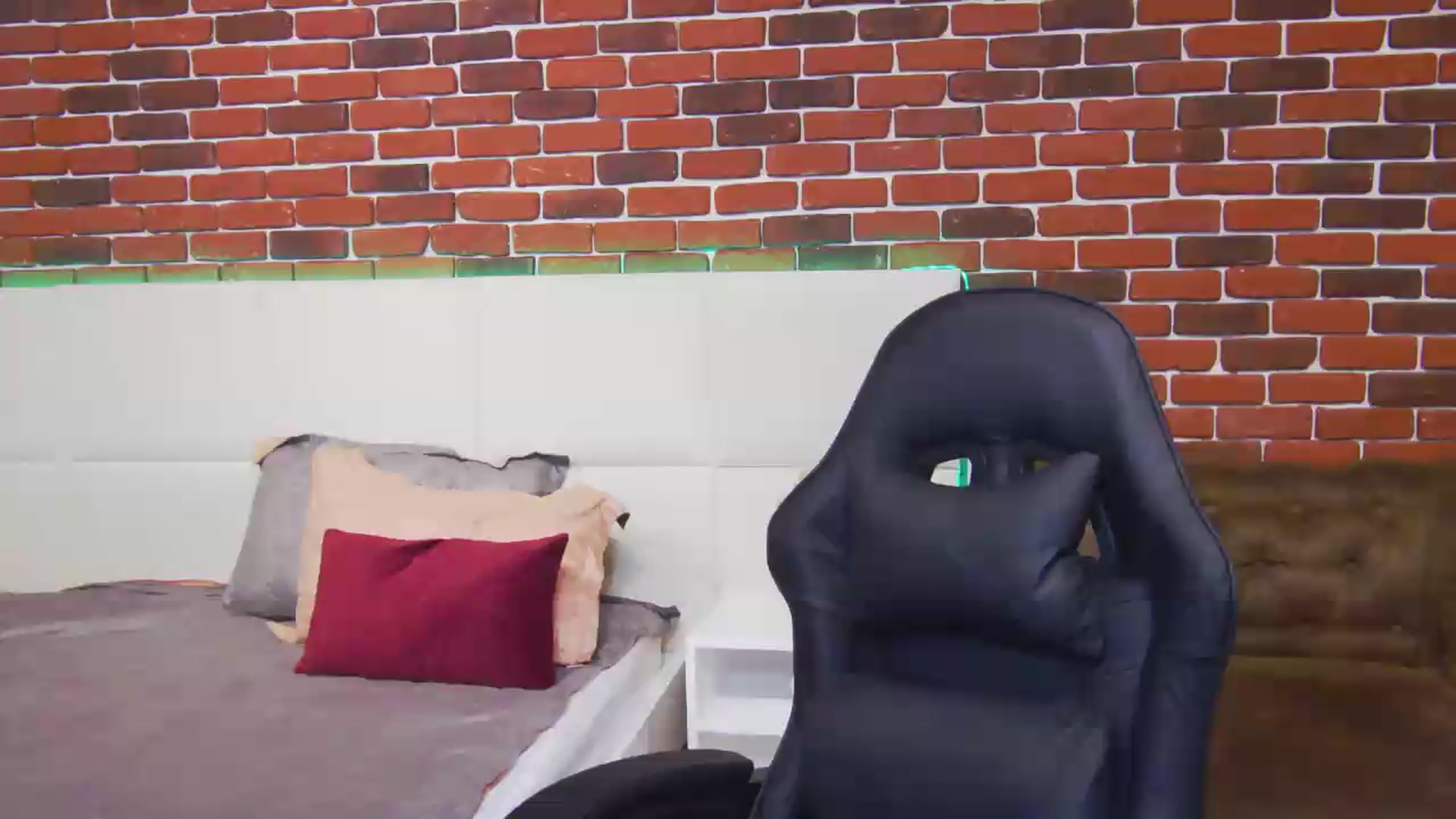 Gallery image thumbnail from PoxyVibe's myfreecams stream on, 09/04/2026, 19:25 image 1 of 20