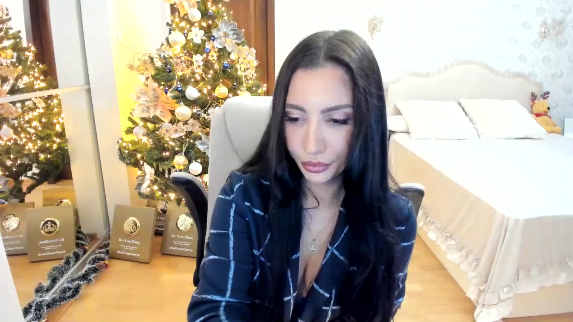 Gallery image thumbnail from Pr1nc3ss_'s myfreecams stream on, 12/28/2025, 06:24 image 4 of 20