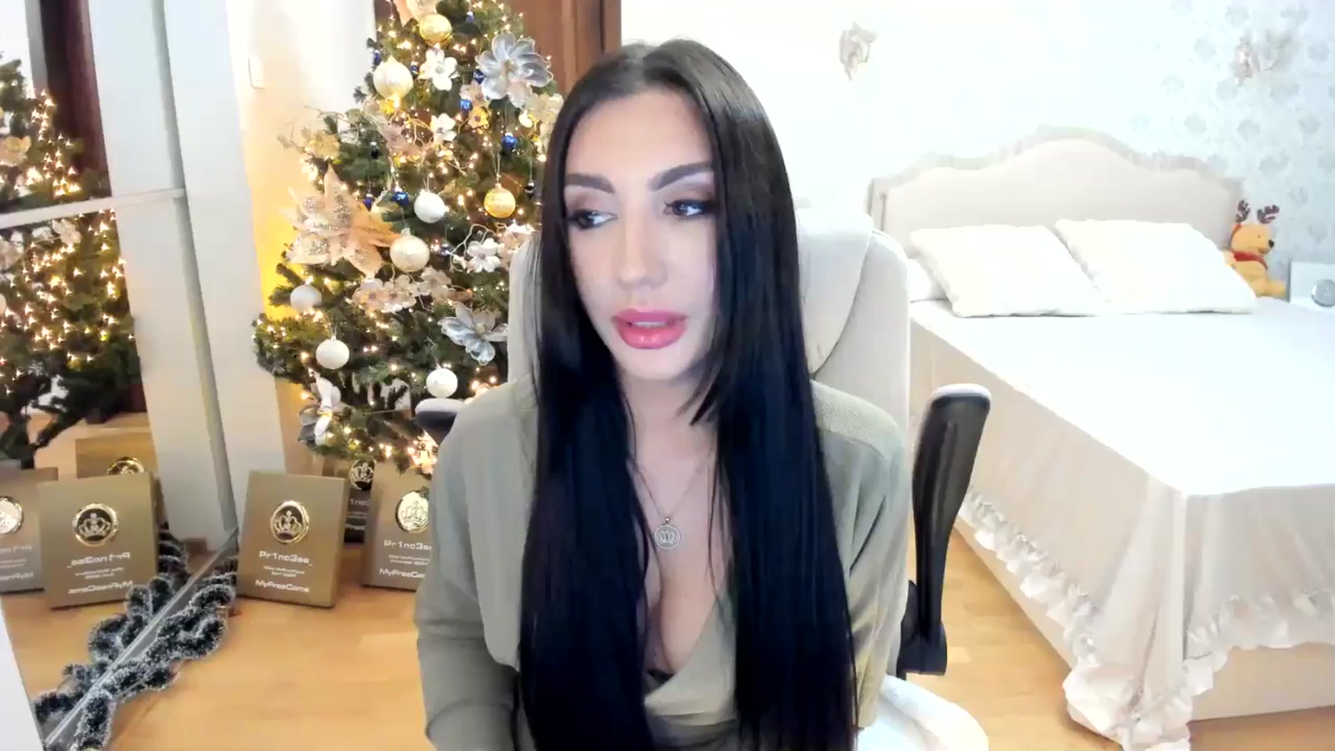 Gallery image thumbnail from Pr1nc3ss_'s myfreecams stream on, 12/31/2025, 03:29 image 4 of 20