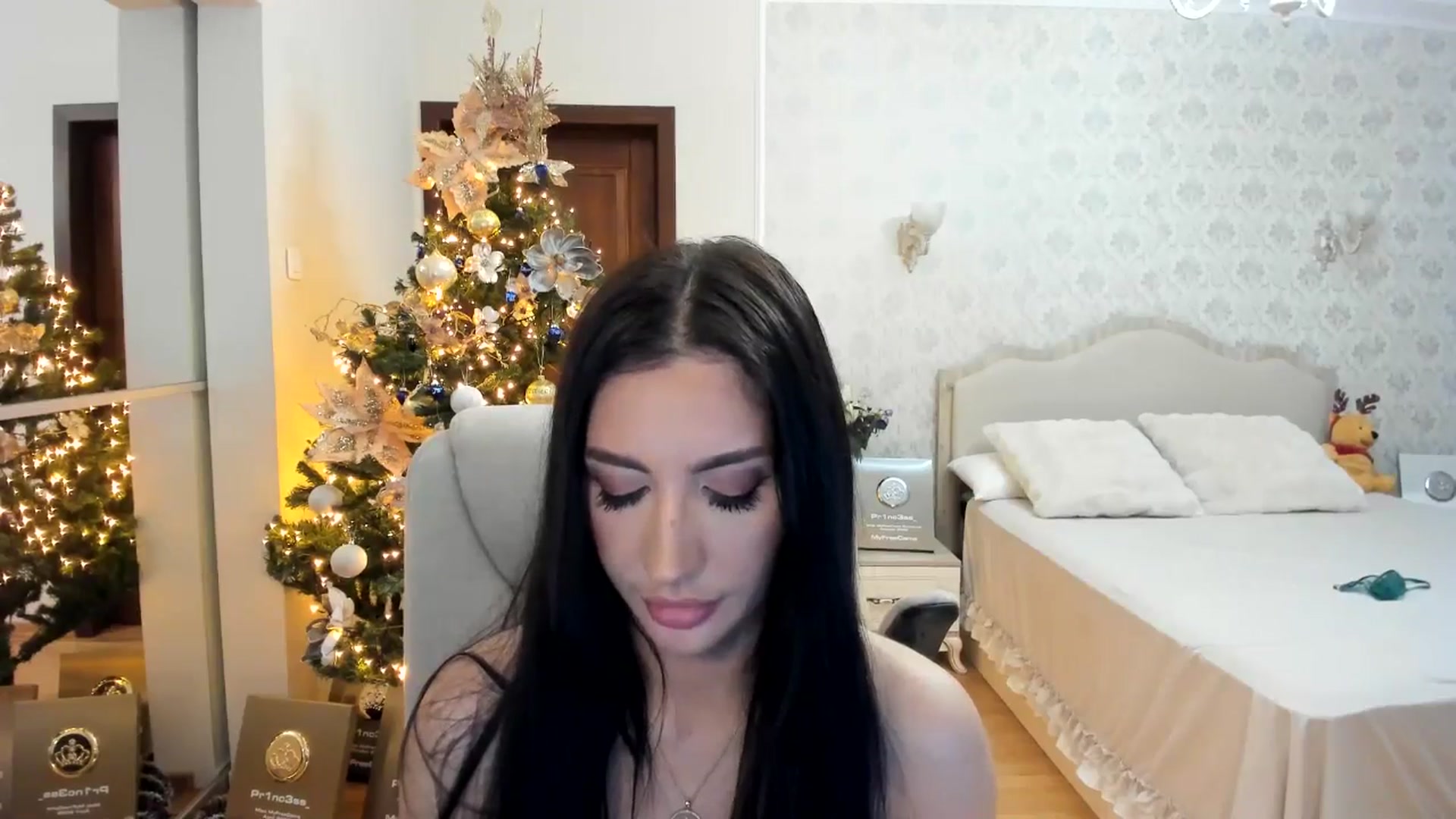 Gallery image thumbnail from Pr1nc3ss_'s myfreecams stream on, 12/31/2025, 04:56 image 13 of 20