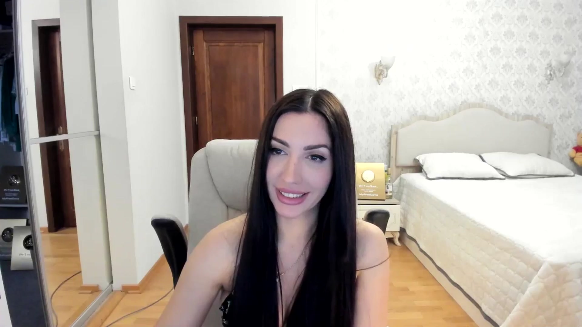 Gallery image thumbnail from Pr1nc3ss_'s myfreecams stream on, 03/19/2026, 08:39 image 5 of 20