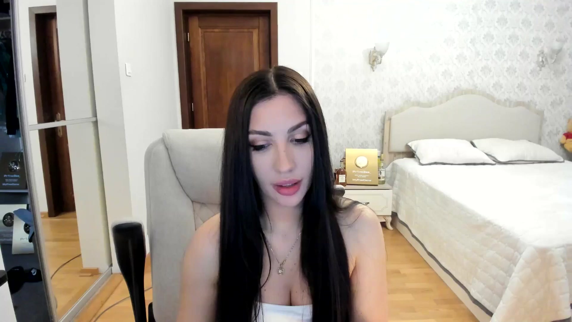 Gallery image thumbnail from Pr1nc3ss_'s myfreecams stream on, 03/21/2026, 08:33 image 17 of 20