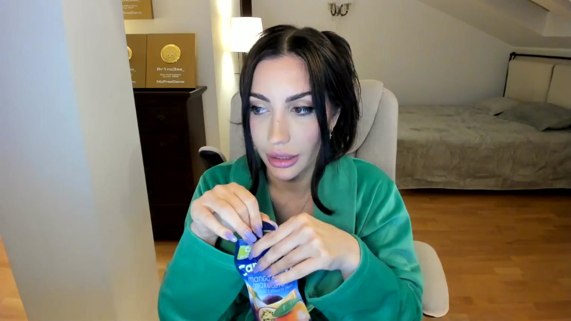 Gallery image thumbnail from Pr1nc3ss_'s myfreecams stream on, 04/10/2026, 08:57 image 10 of 20