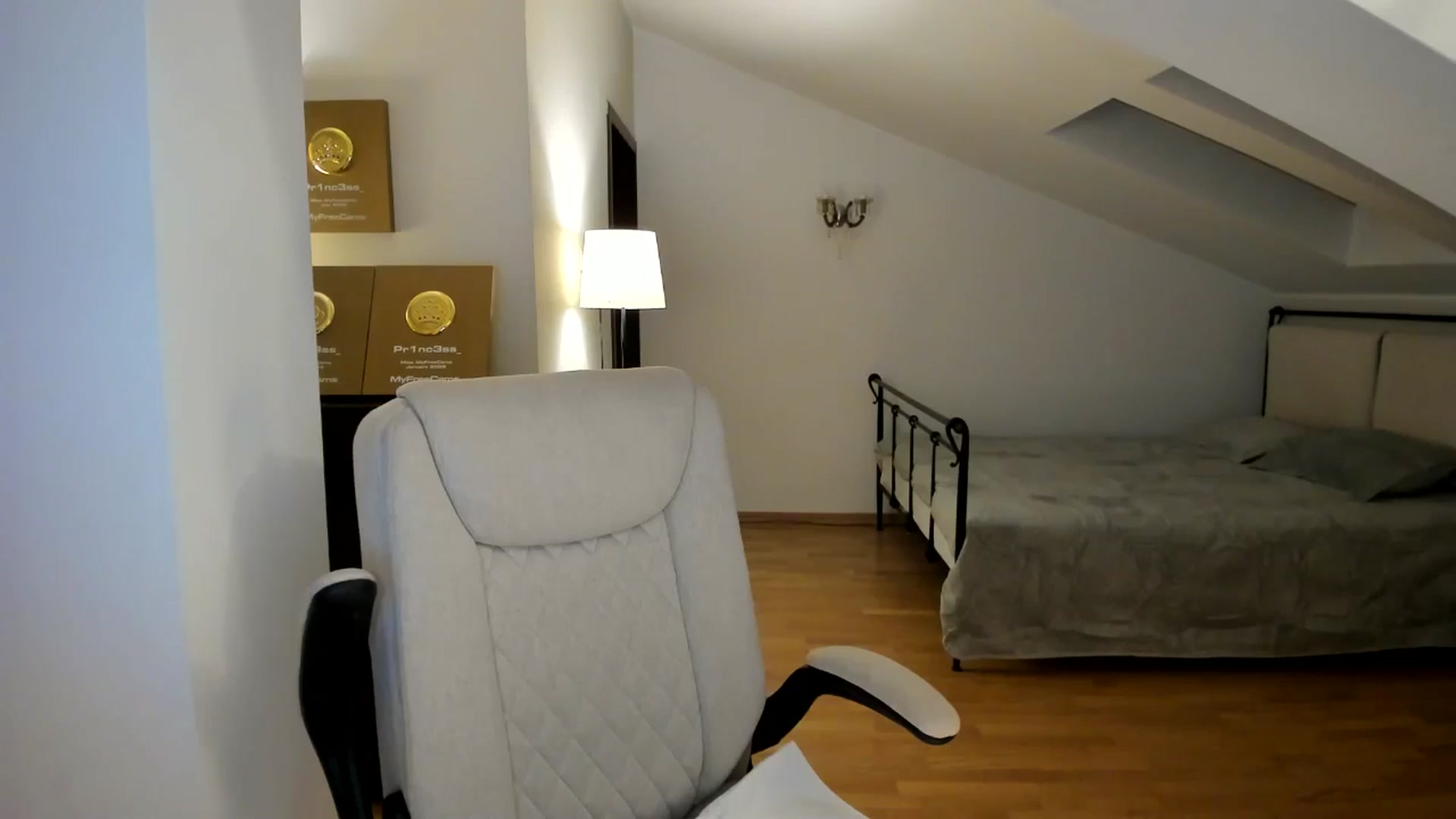 Gallery image thumbnail from Pr1nc3ss_'s myfreecams stream on, 04/10/2026, 08:57 image 2 of 20