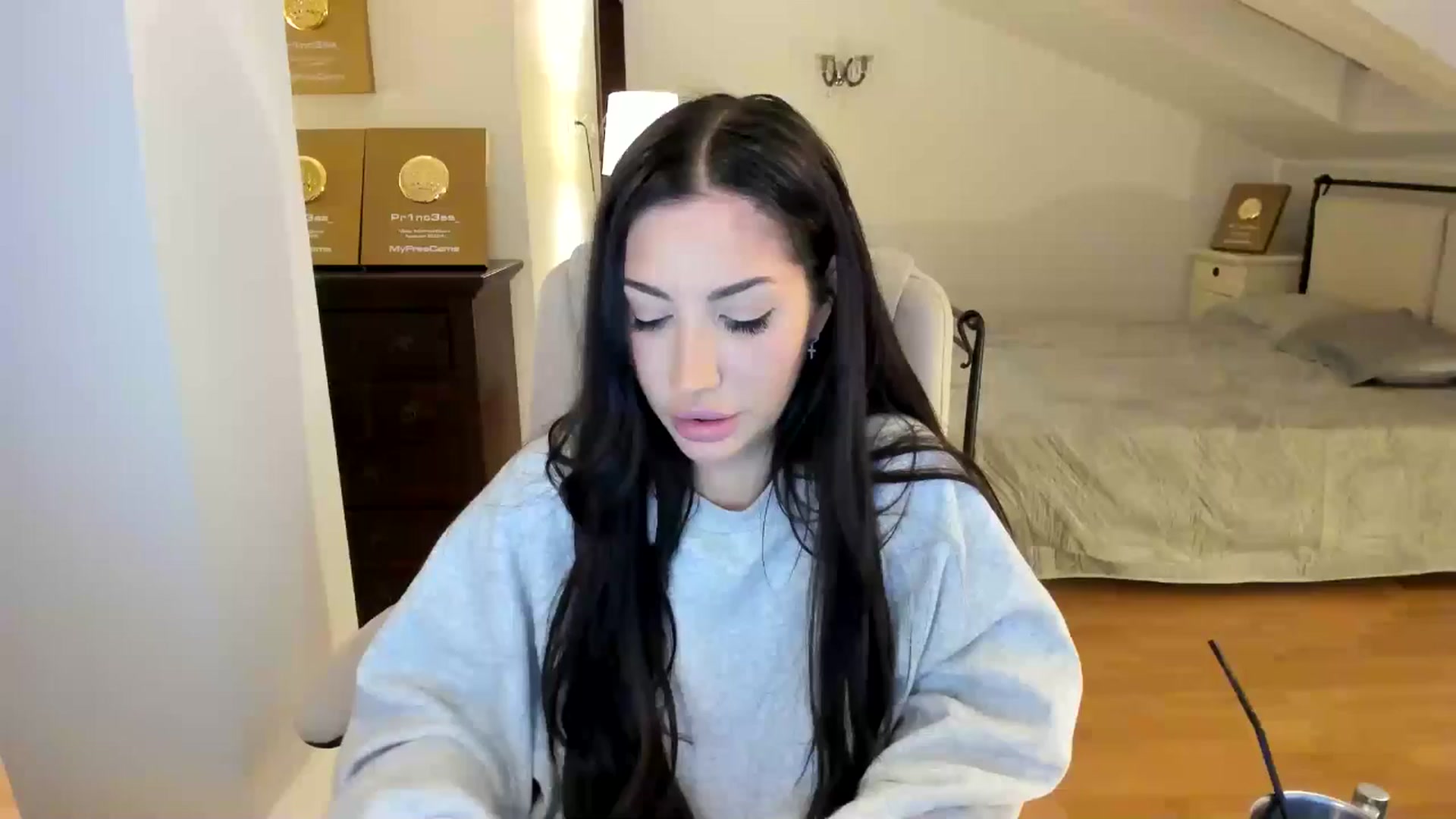 Gallery image thumbnail from Pr1nc3ss_'s myfreecams stream on, 04/17/2026, 04:04 image 7 of 20