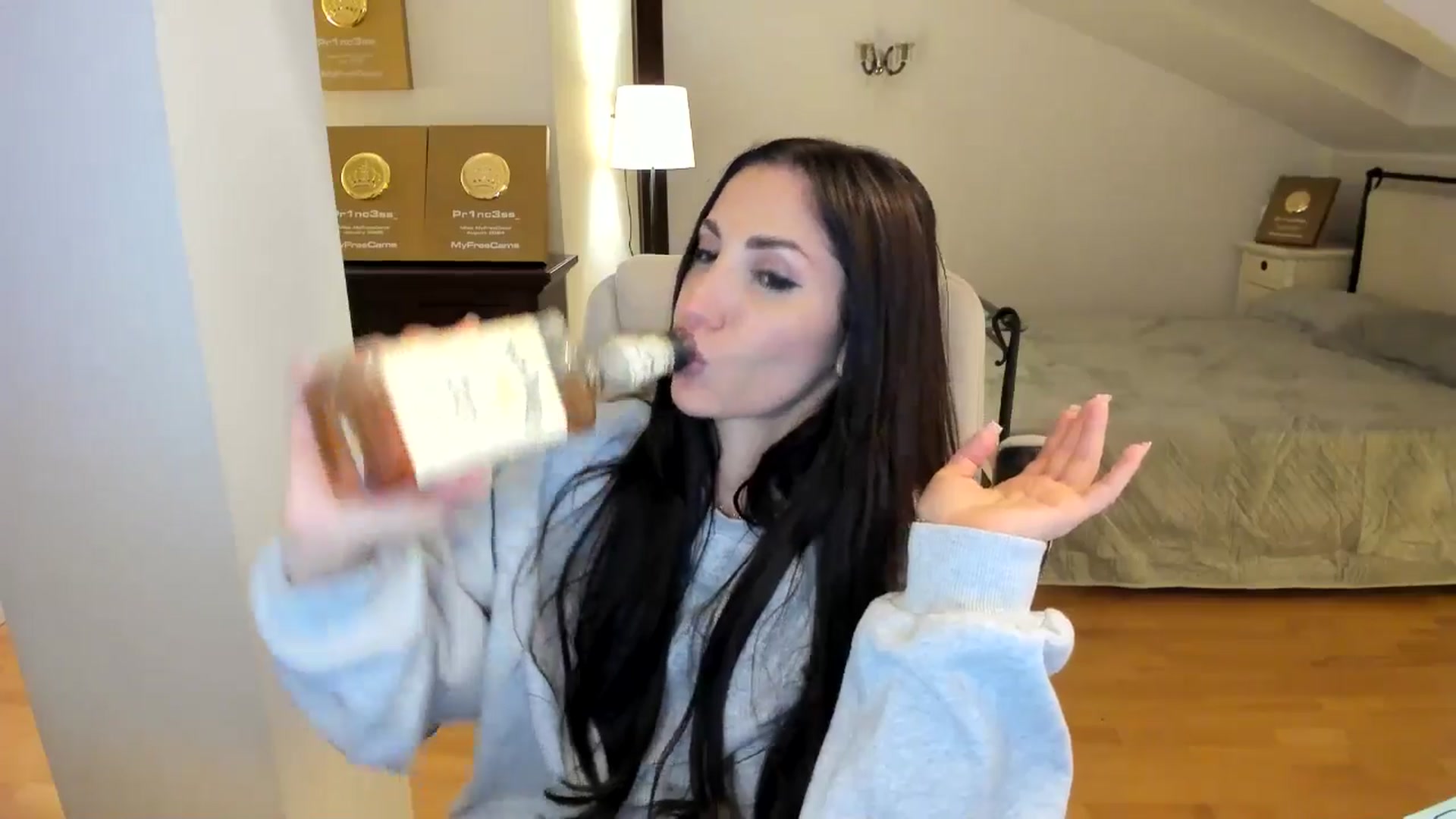 Gallery image thumbnail from Pr1nc3ss_'s myfreecams stream on, 04/23/2026, 07:06 image 15 of 20