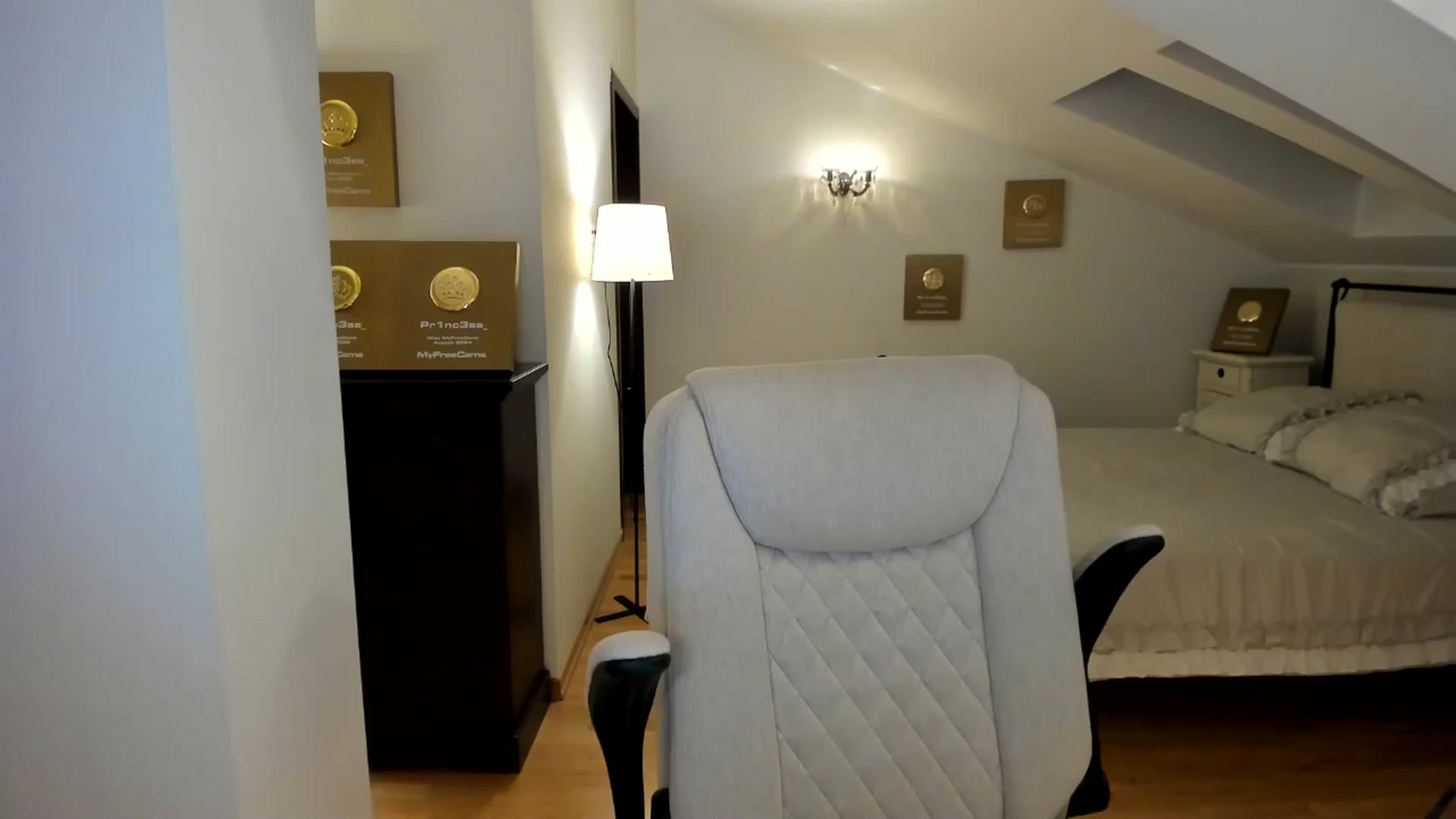 Gallery image thumbnail from Pr1nc3ss_'s myfreecams stream on, 04/27/2026, 07:15 image 1 of 20