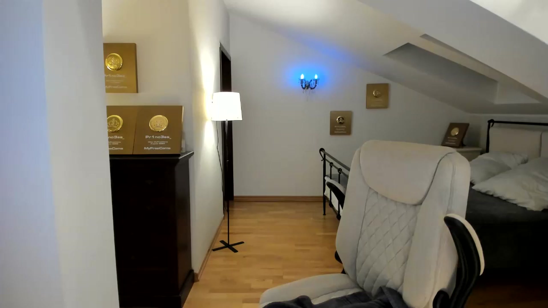 Gallery image thumbnail from Pr1nc3ss_'s myfreecams stream on, 05/14/2026, 06:18 image 15 of 20