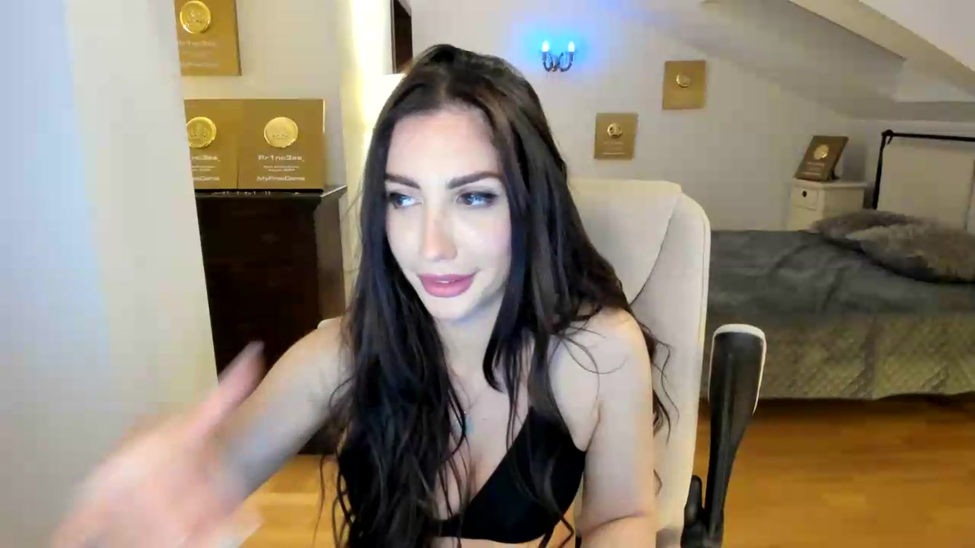 Gallery image thumbnail from Pr1nc3ss_'s myfreecams stream on, 05/15/2026, 07:27 image 16 of 20