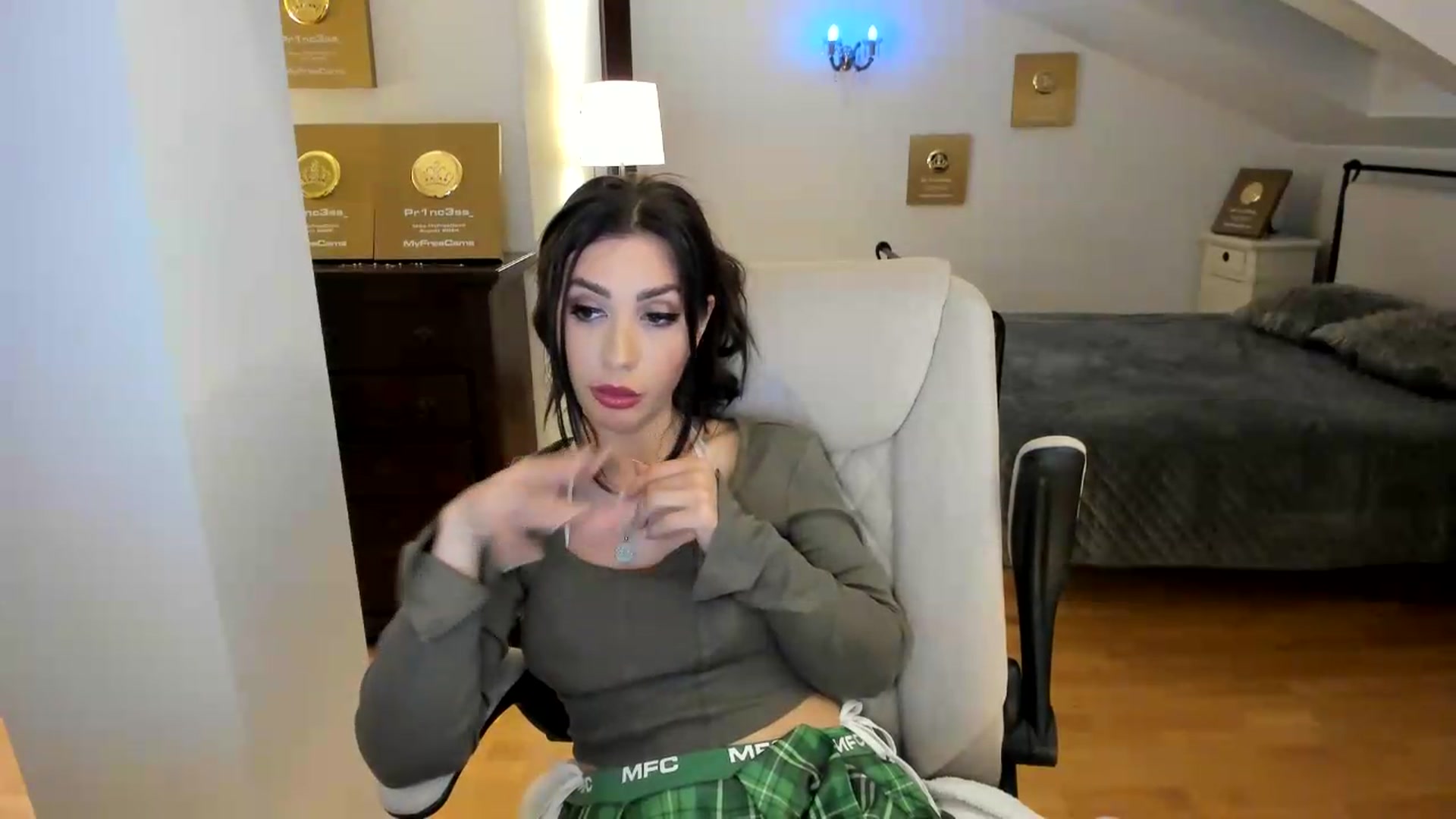 Gallery image thumbnail from Pr1nc3ss_'s myfreecams stream on, 05/17/2026, 08:21 image 8 of 20