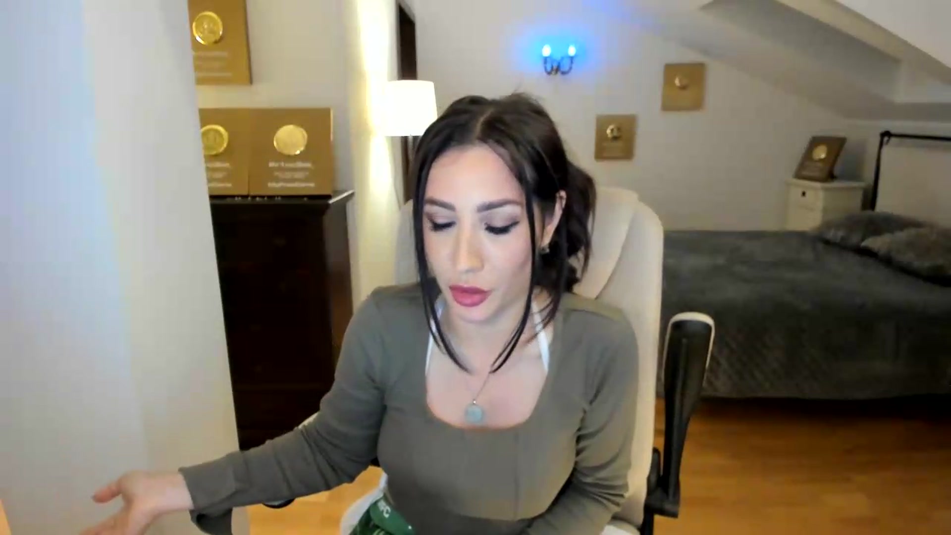 Gallery image thumbnail from Pr1nc3ss_'s myfreecams stream on, 05/17/2026, 08:21 image 14 of 20