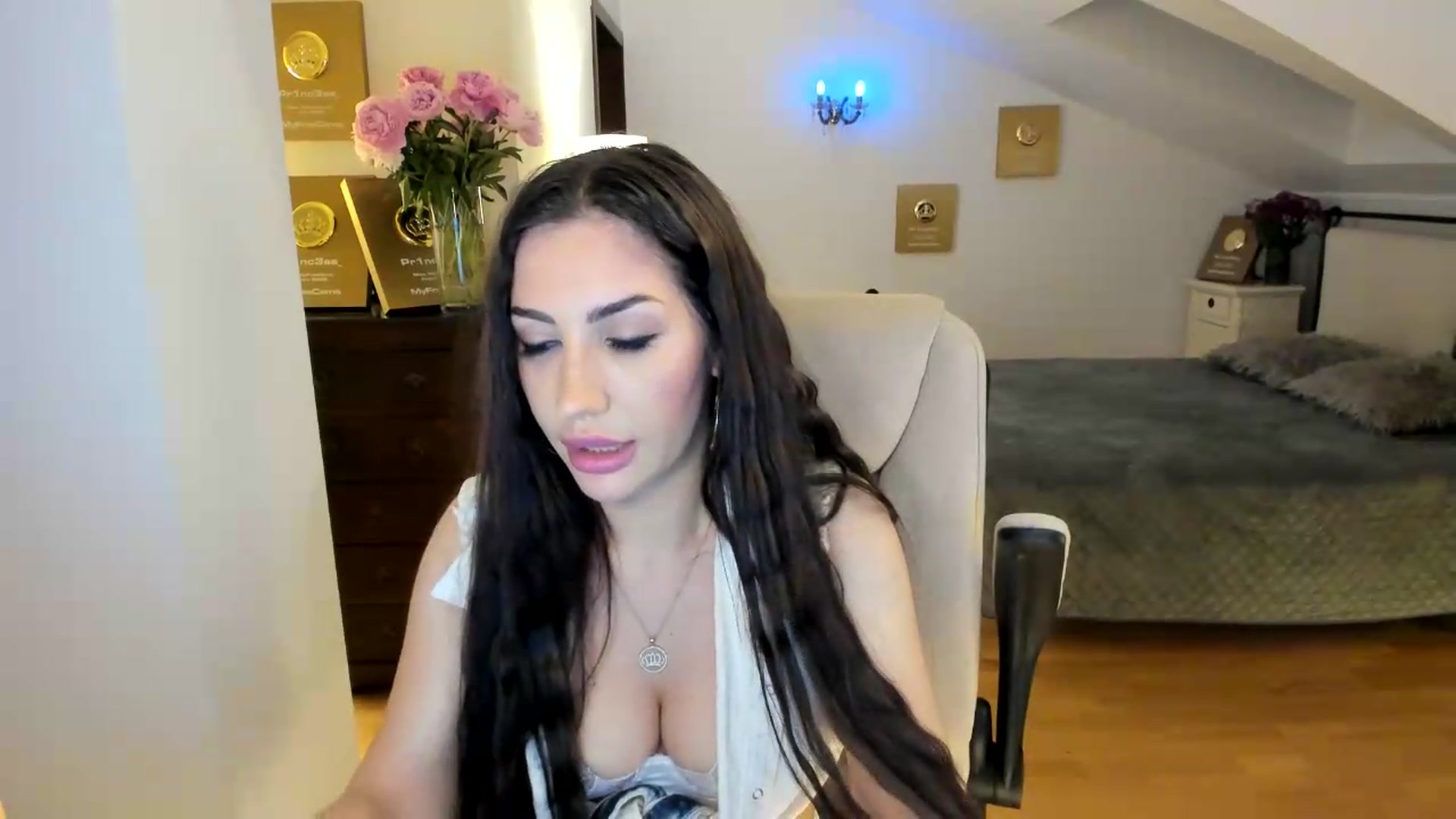Gallery image thumbnail from Pr1nc3ss_'s myfreecams stream on, 05/25/2026, 06:01 image 14 of 20