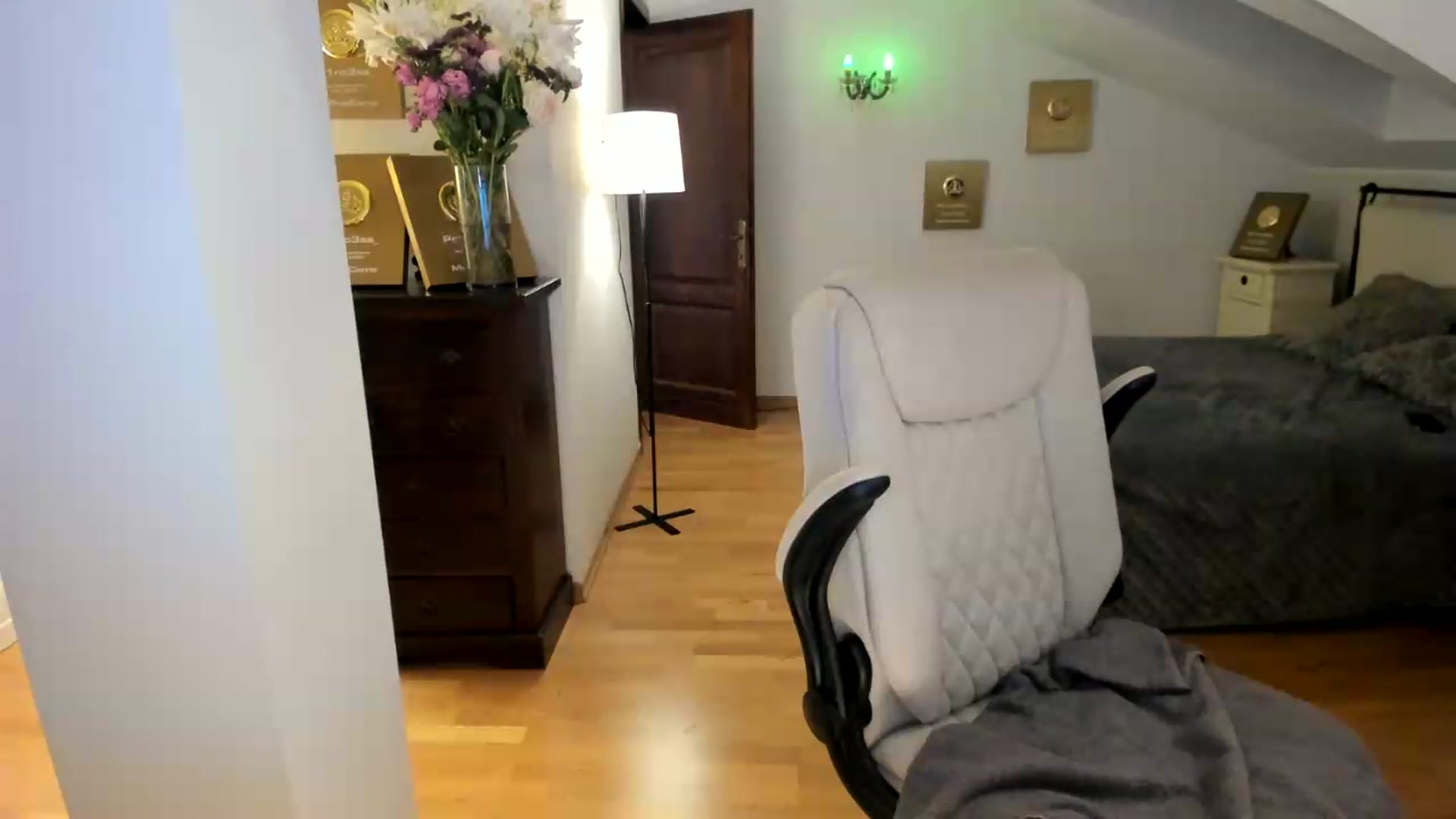 Gallery image thumbnail from Pr1nc3ss_'s myfreecams stream on, 06/07/2026, 14:09 image 9 of 20