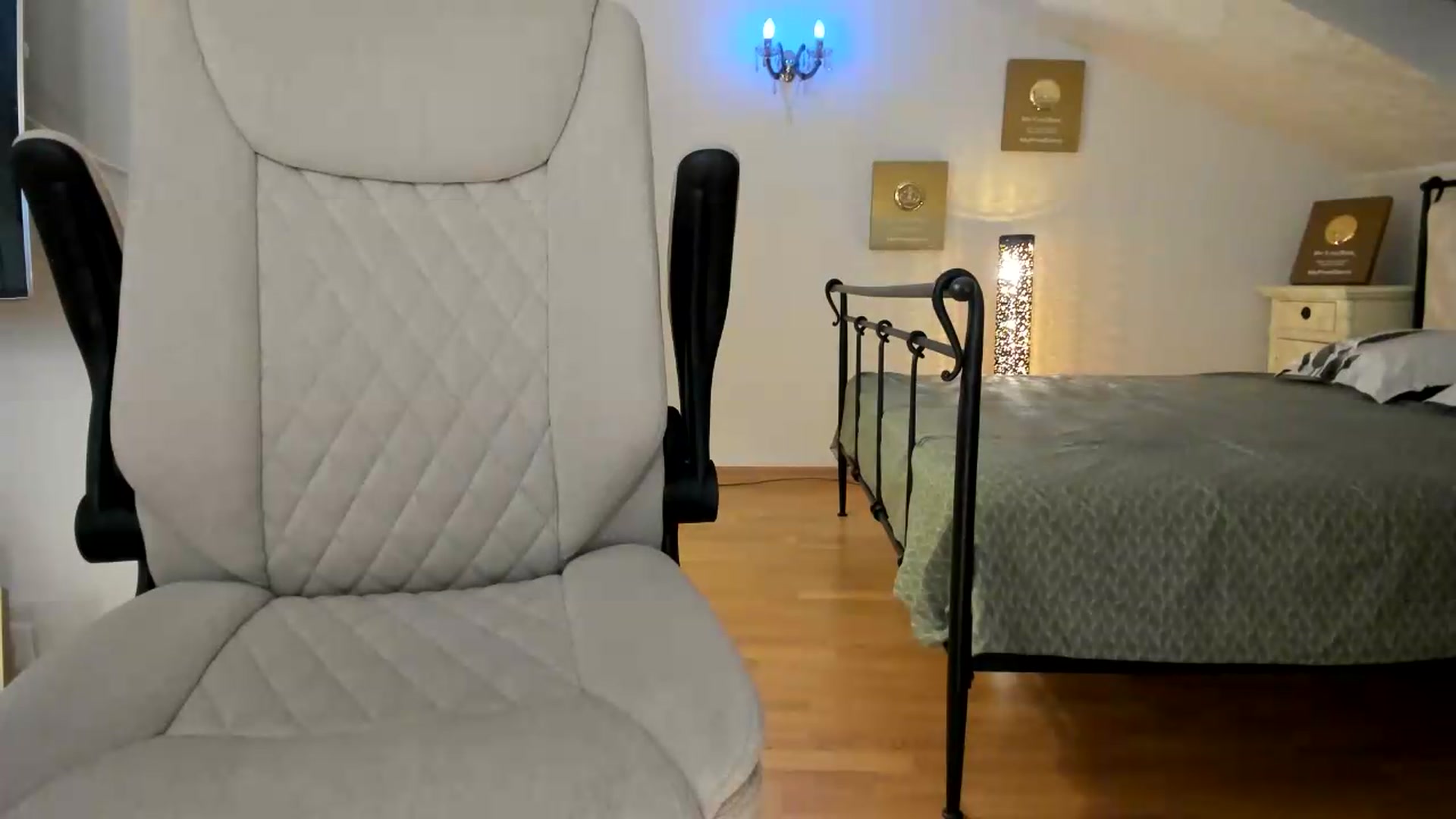 Gallery image thumbnail from Pr1nc3ss_'s myfreecams stream on, 08/17/2026, 07:52 image 13 of 20