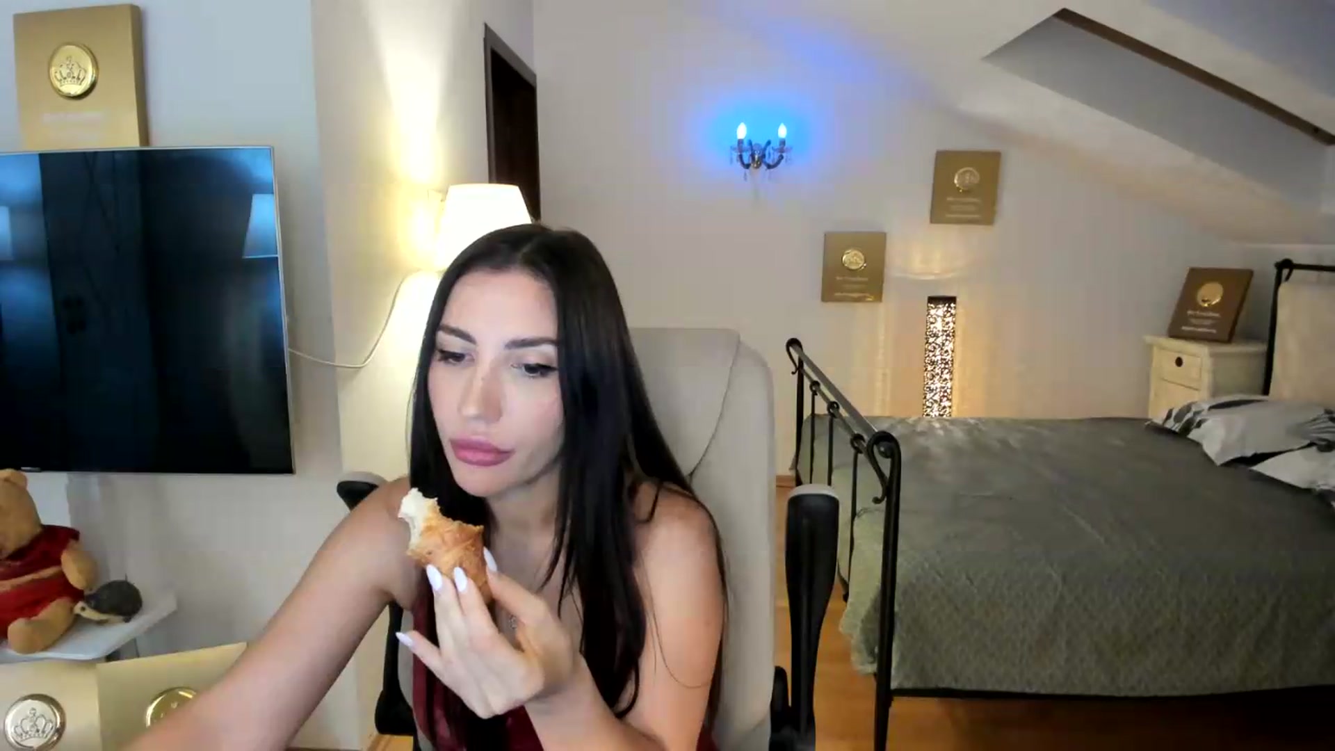 Gallery image thumbnail from Pr1nc3ss_'s myfreecams stream on, 08/18/2026, 07:30 image 14 of 20