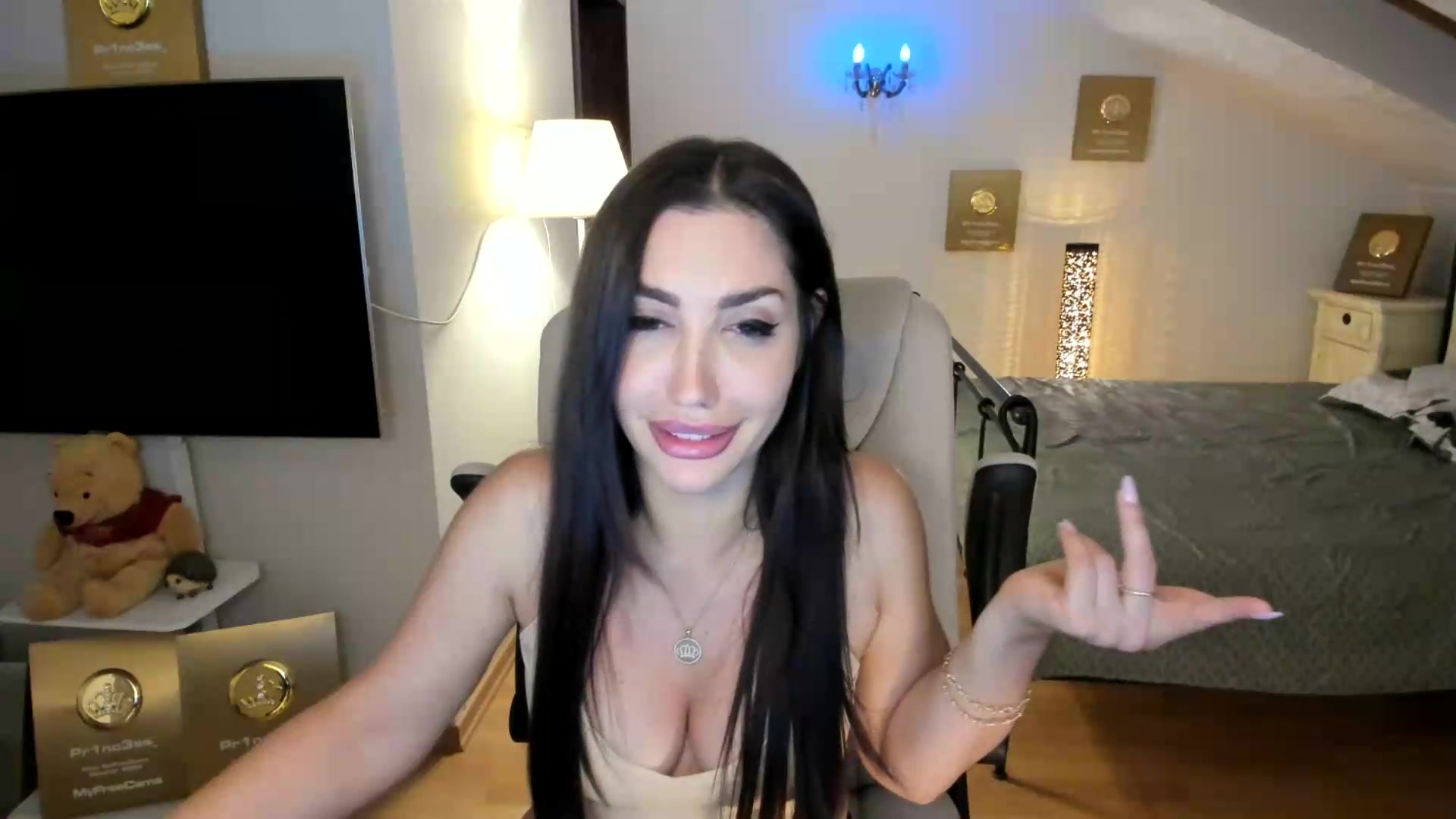 Gallery image thumbnail from Pr1nc3ss_'s myfreecams stream on, 08/25/2026, 24:58 image 17 of 20