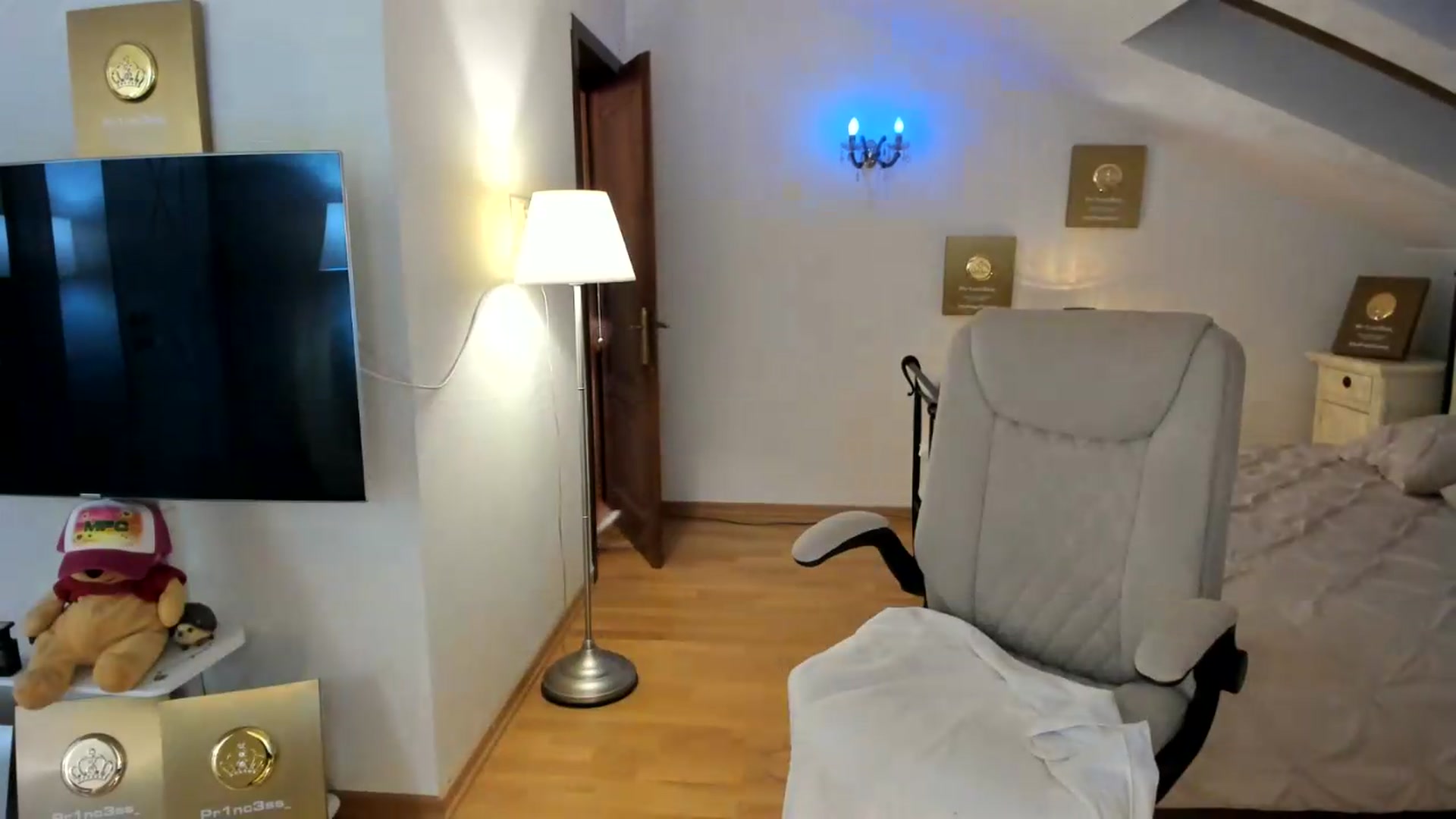 Gallery image thumbnail from Pr1nc3ss_'s myfreecams stream on, 08/30/2026, 08:43 image 16 of 20