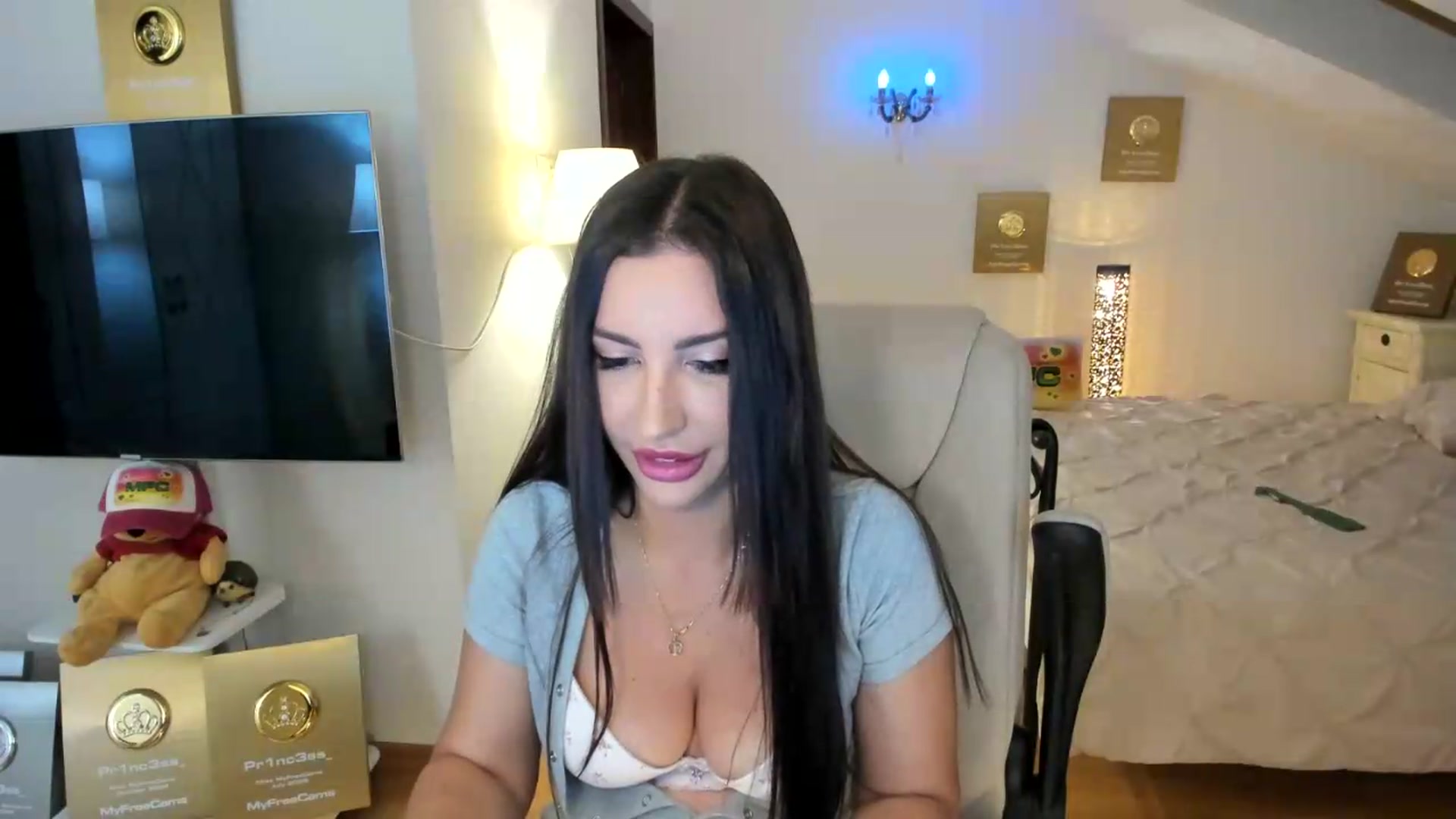 Gallery image thumbnail from Pr1nc3ss_'s myfreecams stream on, 09/04/2026, 07:46 image 6 of 20