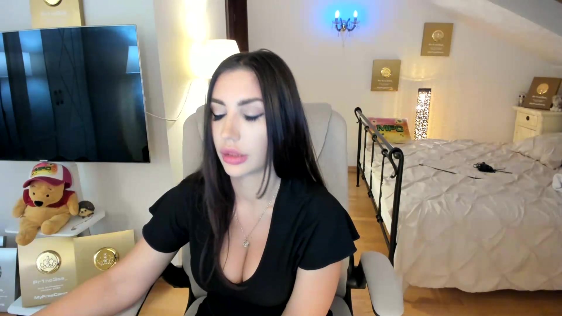 Gallery image thumbnail from Pr1nc3ss_'s myfreecams stream on, 09/13/2026, 07:29 image 9 of 20