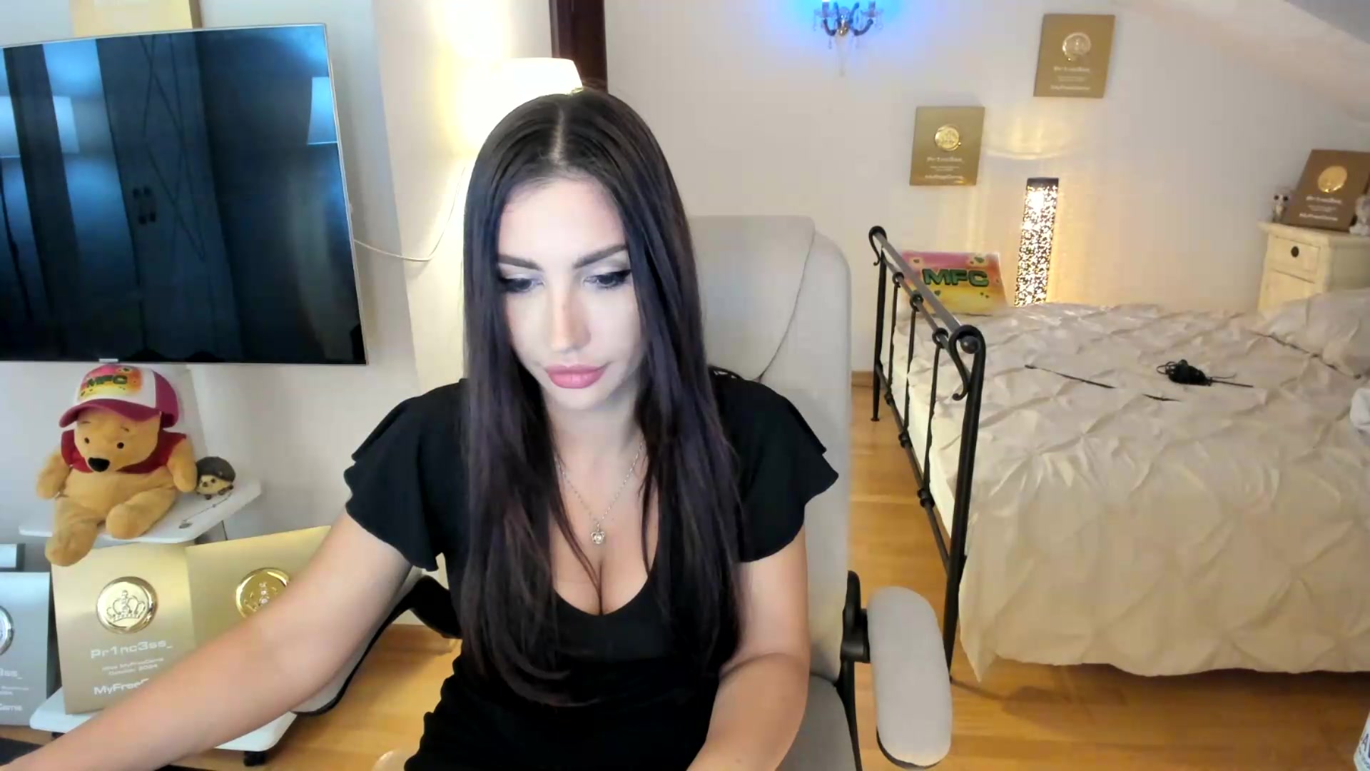 Gallery image thumbnail from Pr1nc3ss_'s myfreecams stream on, 09/13/2026, 07:29 image 13 of 20