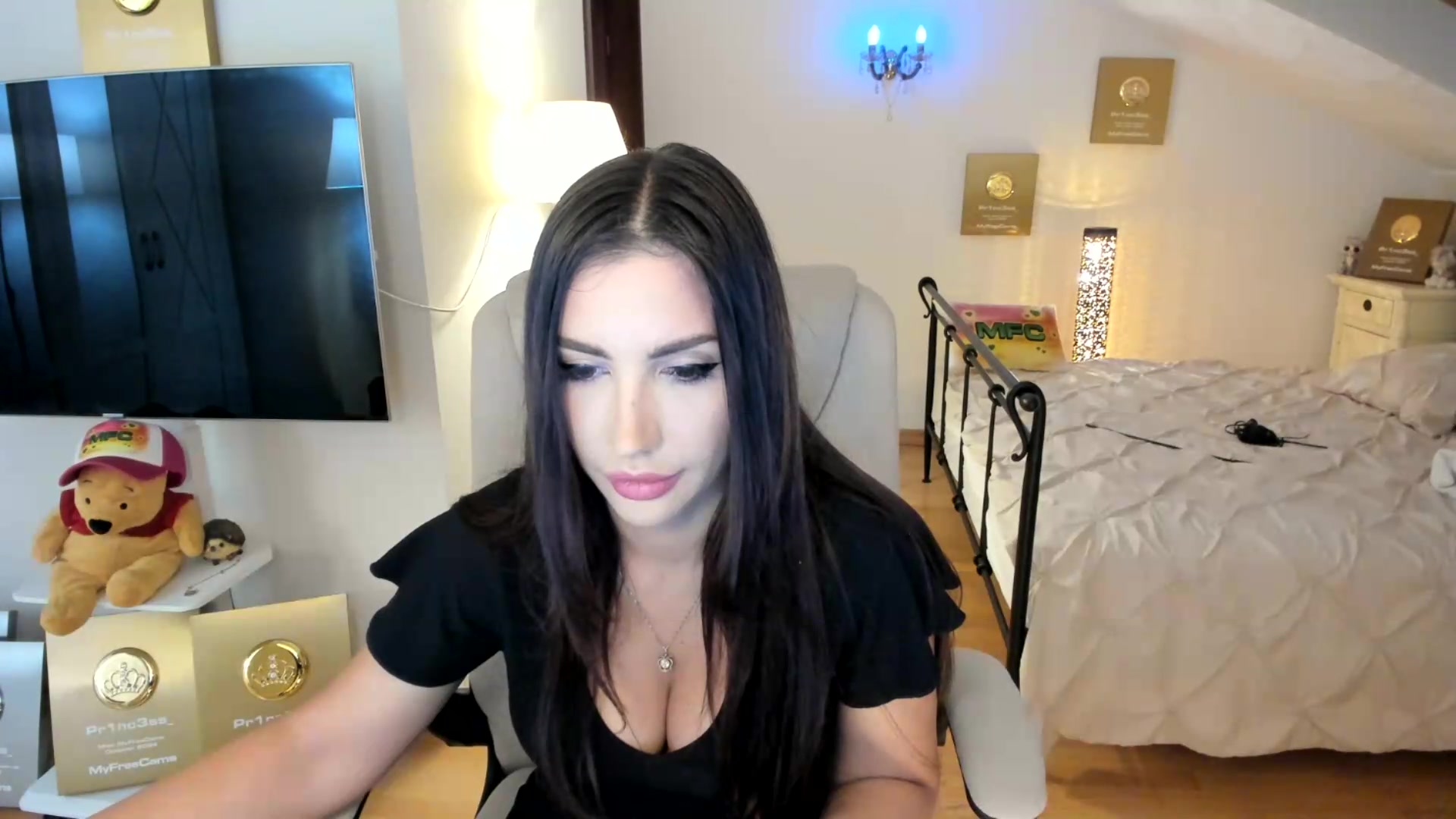 Gallery image thumbnail from Pr1nc3ss_'s myfreecams stream on, 09/13/2026, 07:29 image 10 of 20