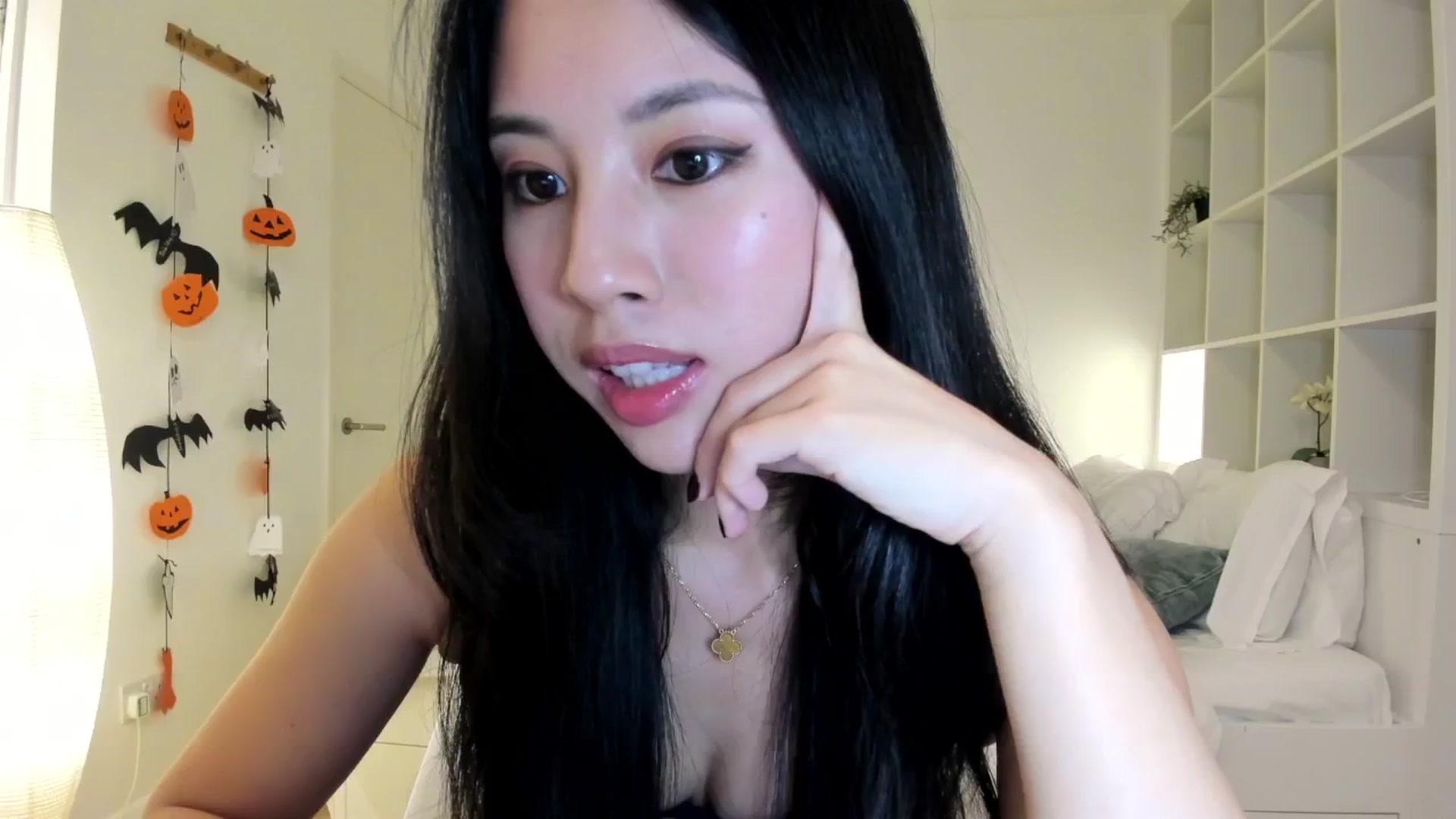 Gallery image thumbnail from Pr1ncesa's myfreecams stream on, 10/31/2025, 06:27 image 6 of 20